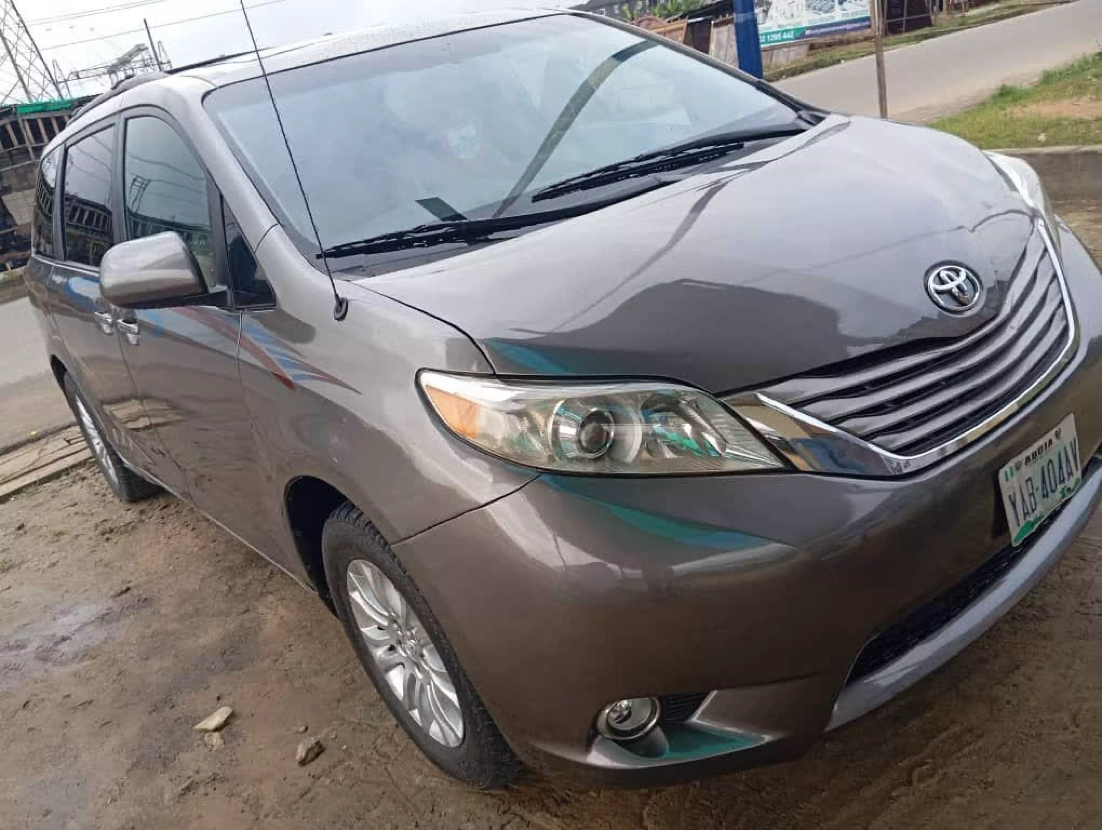 Toyota Sienna - 2013