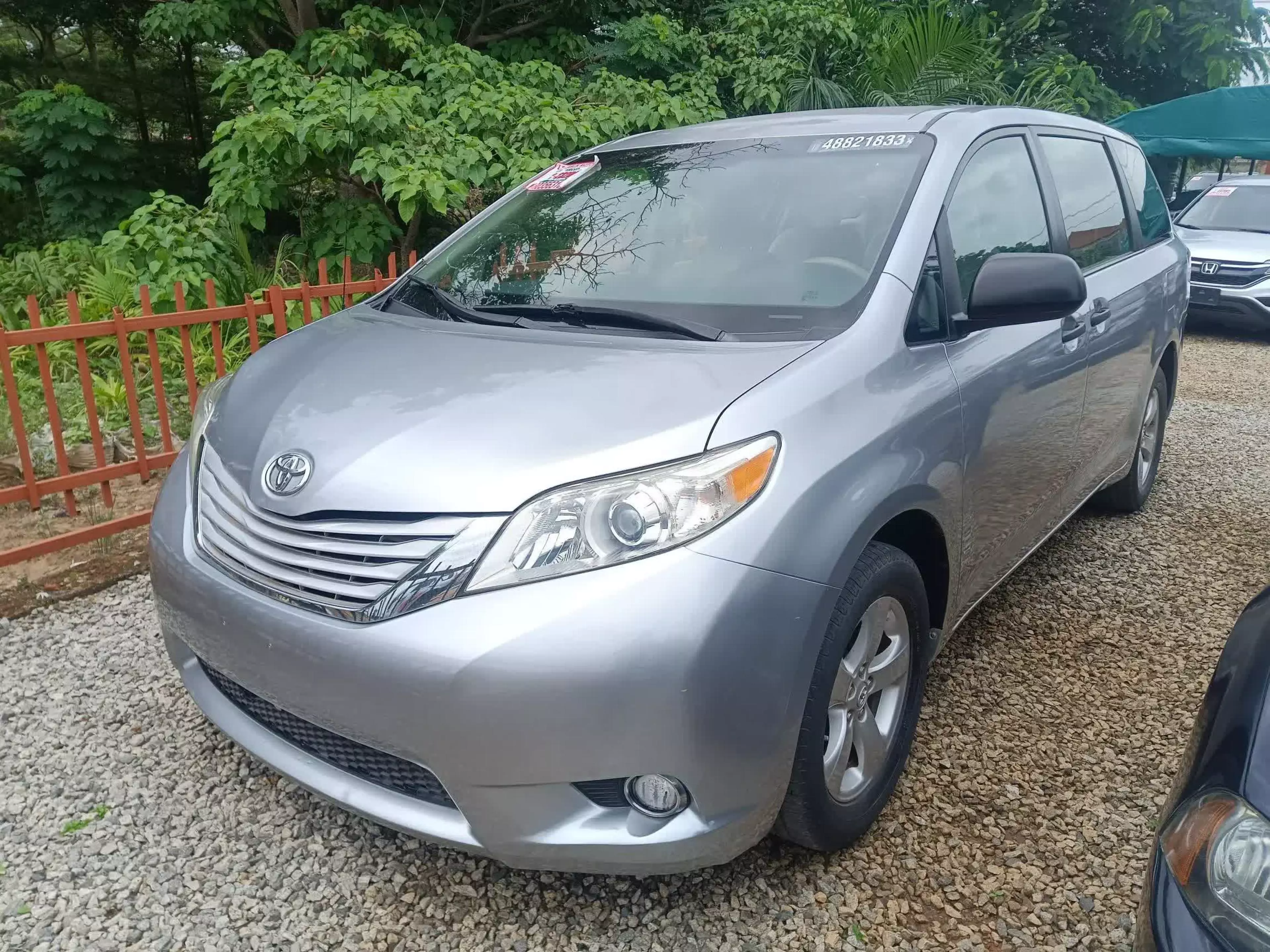 Toyota Sienna - 2012