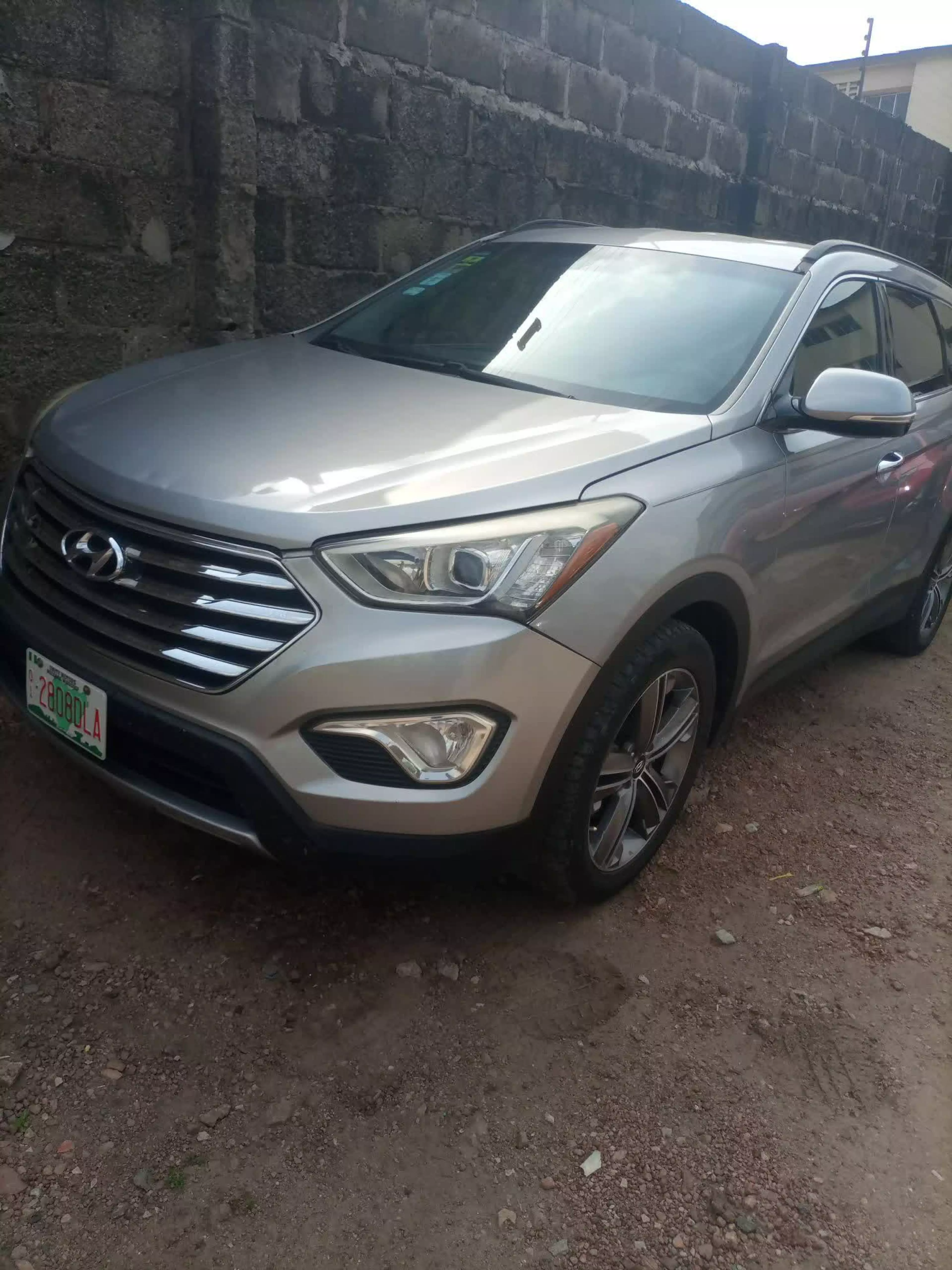 Hyundai Santa Fe - 2013