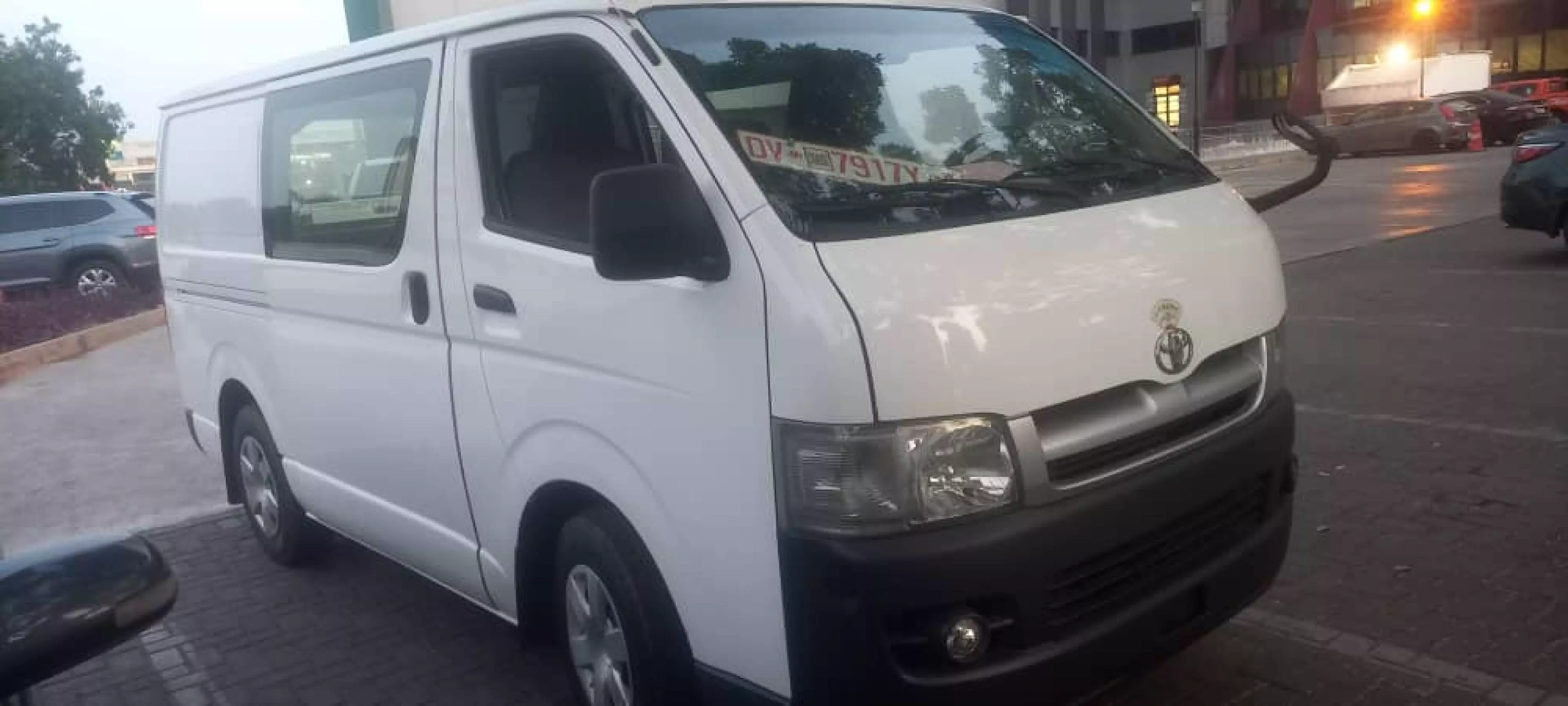 Toyota Hiace - 2010