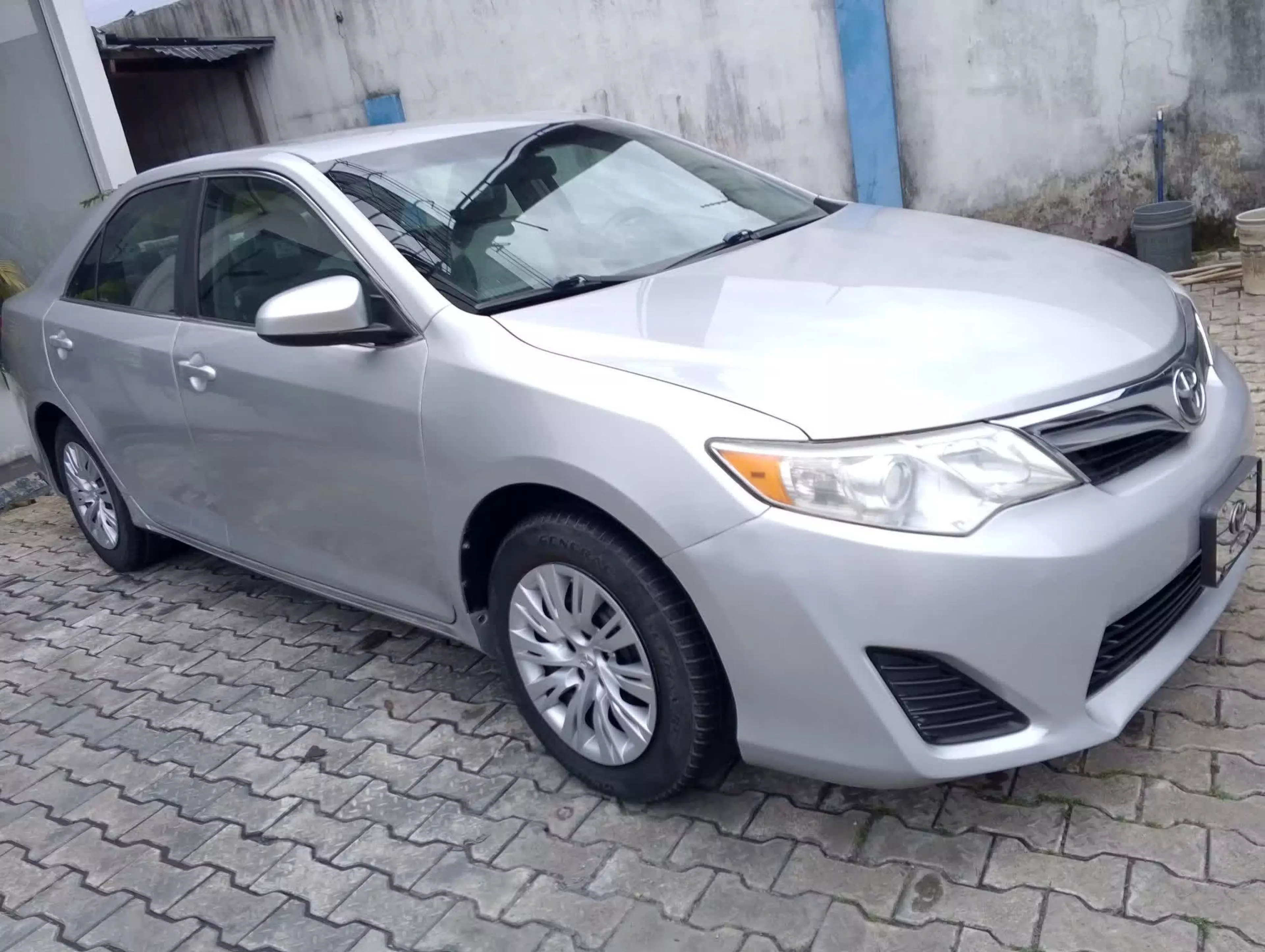 Toyota Camry - 2012