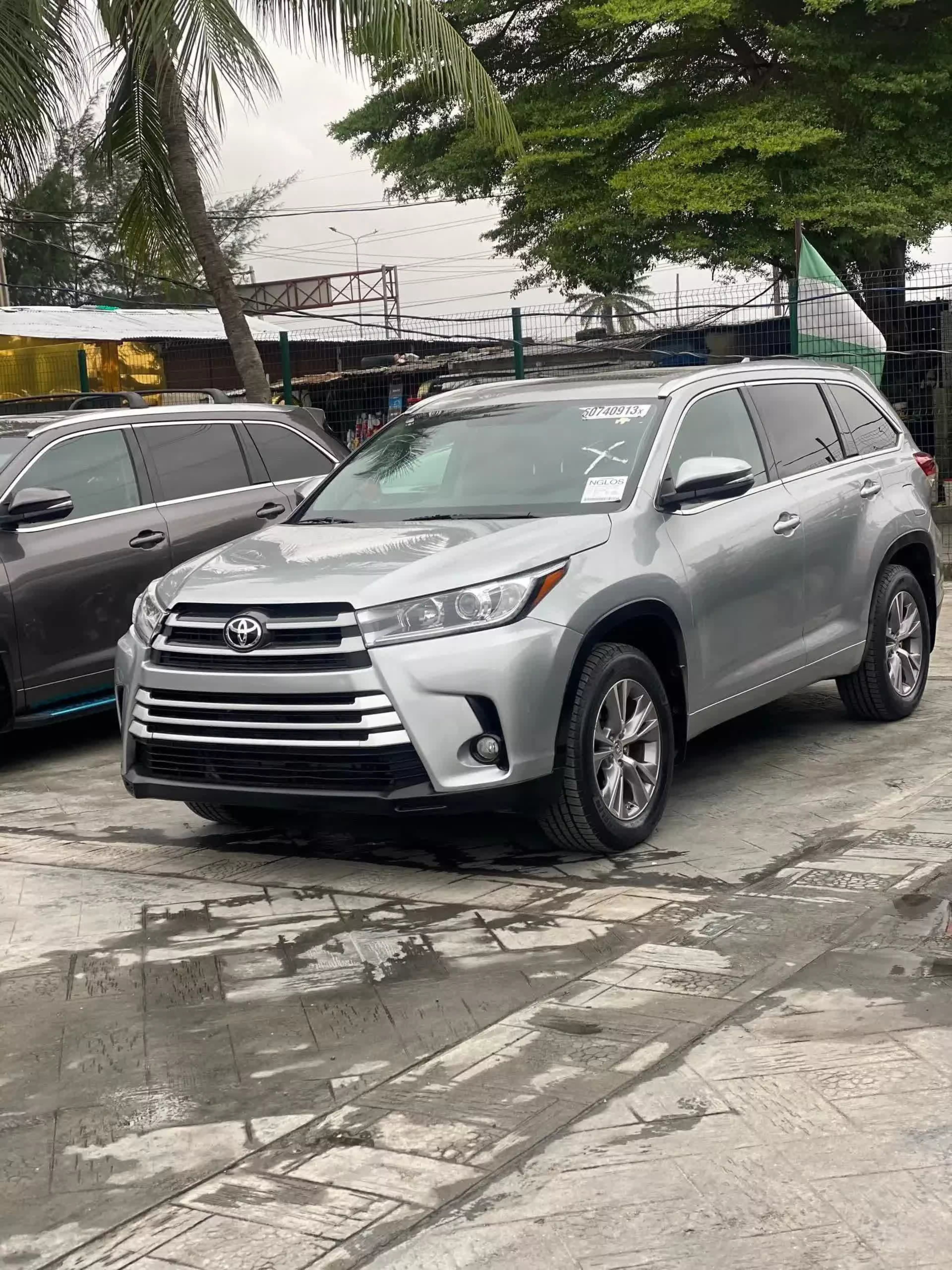 Toyota Highlander  - 2015