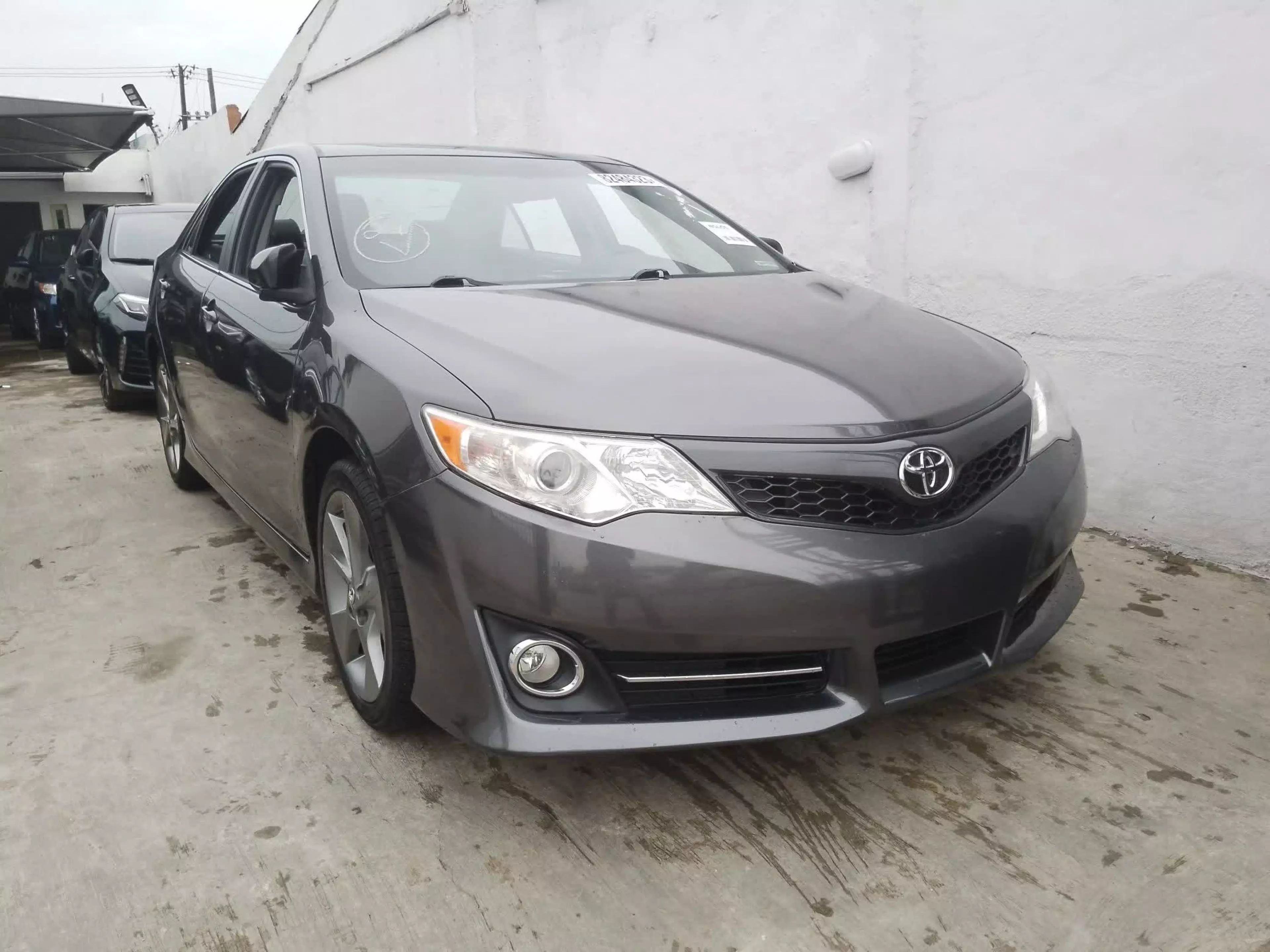 Toyota Camry - 2012