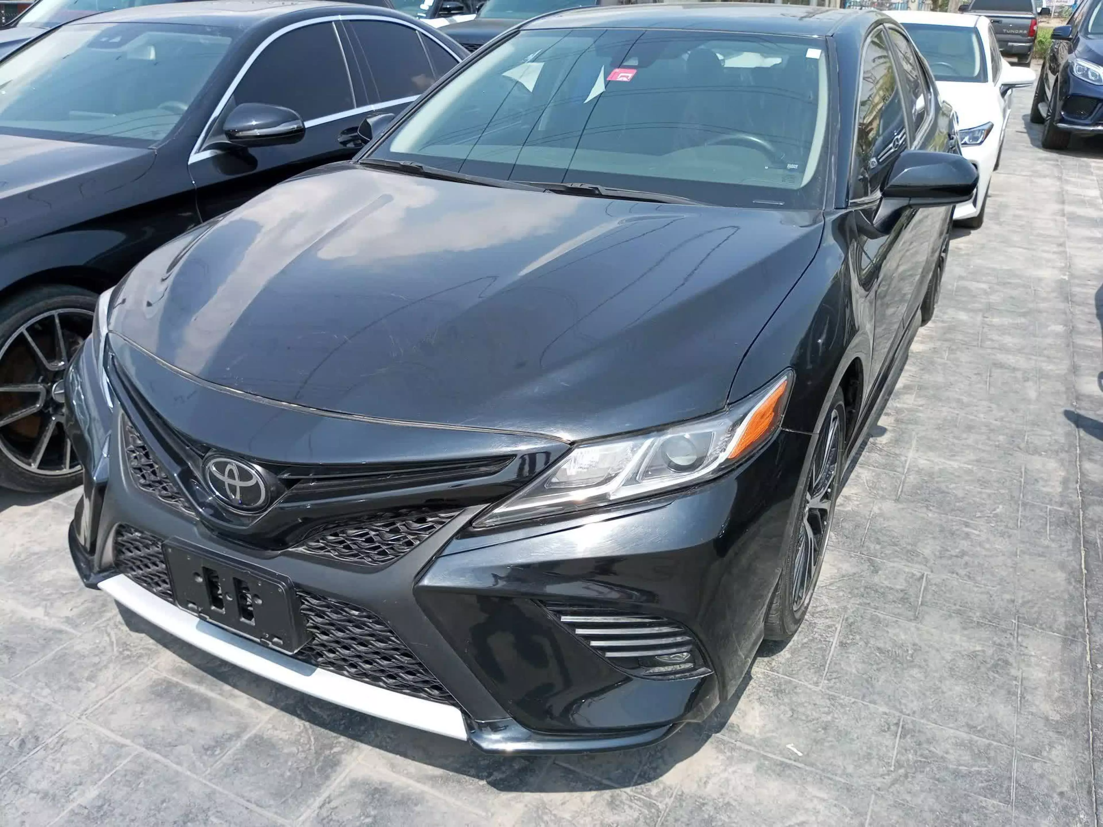 Toyota Camry - 2019