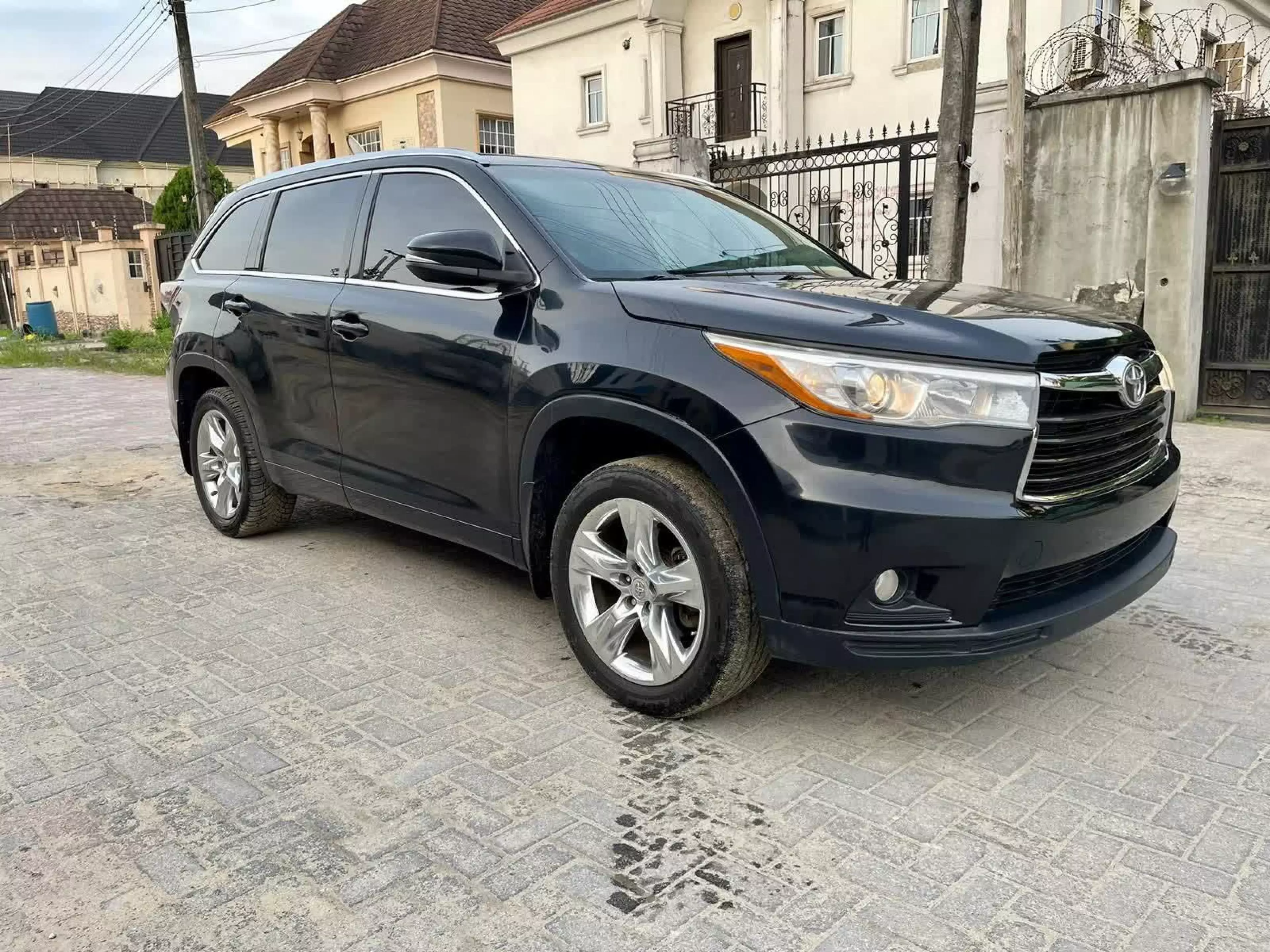 Toyota Highlander  - 2014