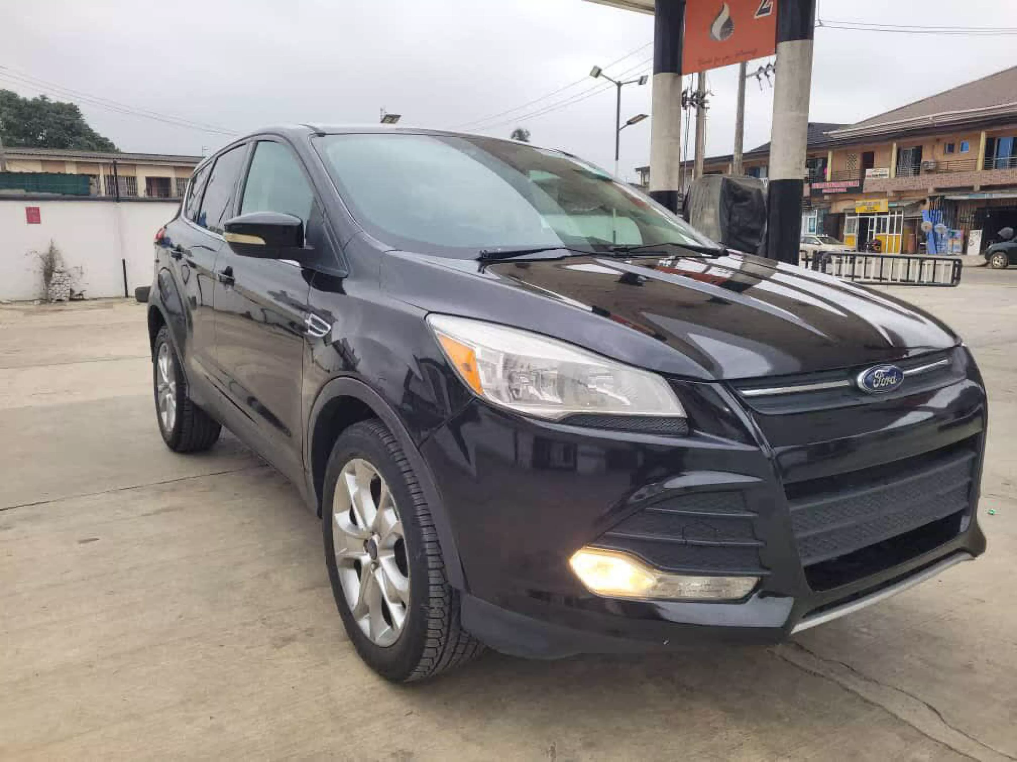 Ford Escape  - 2014