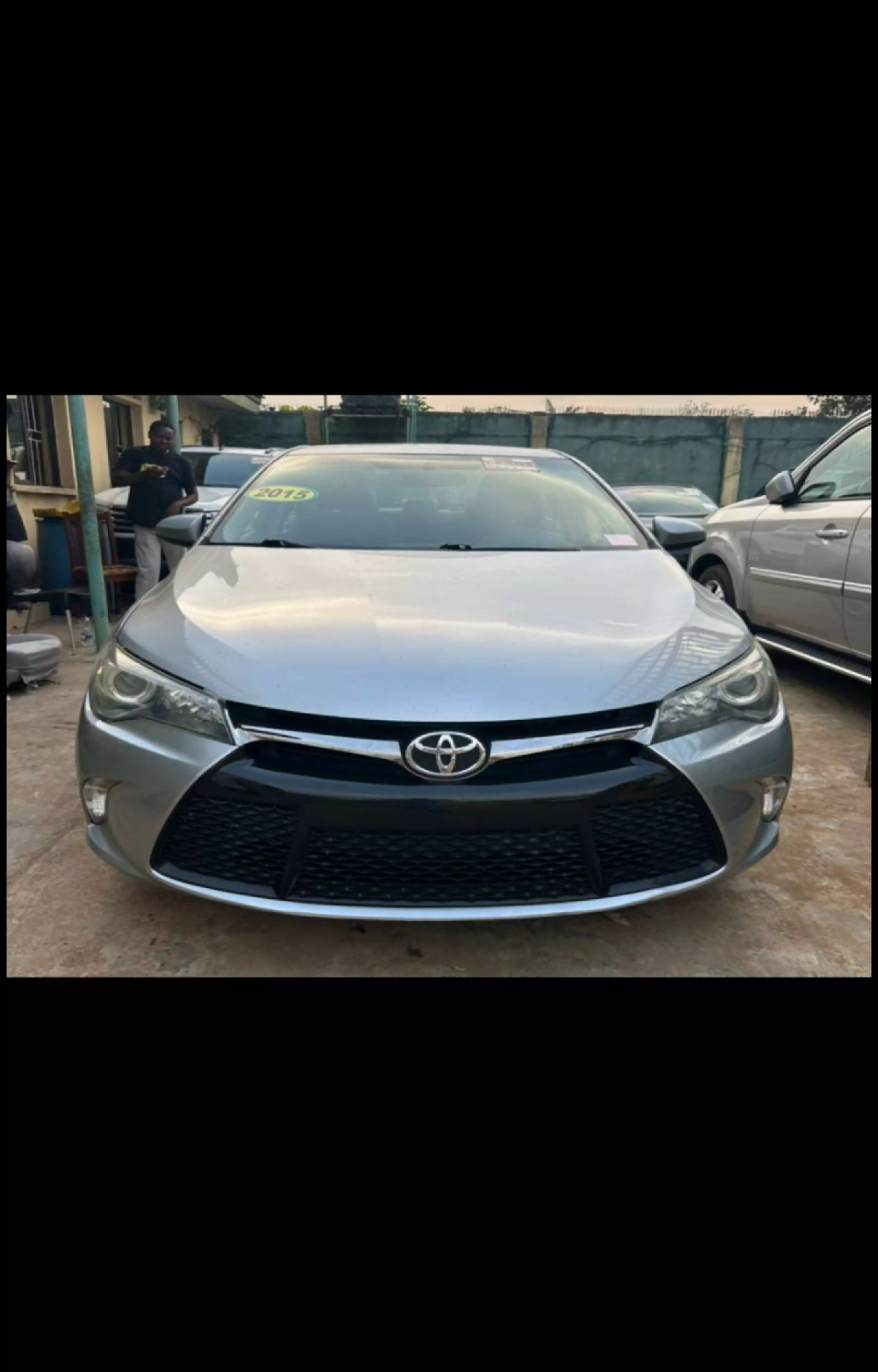 Toyota Camry  - 2015