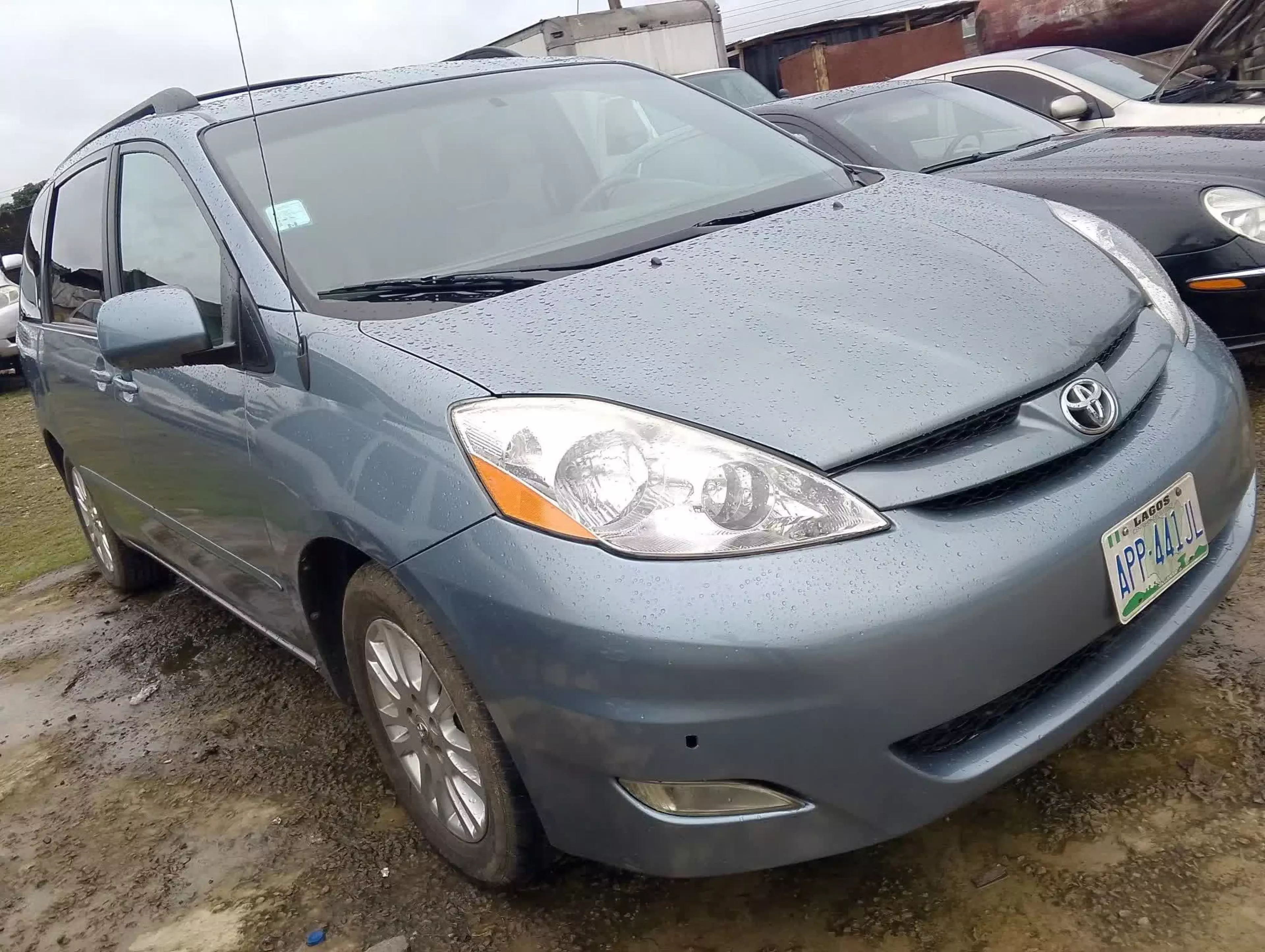 Toyota Sienna - 2010