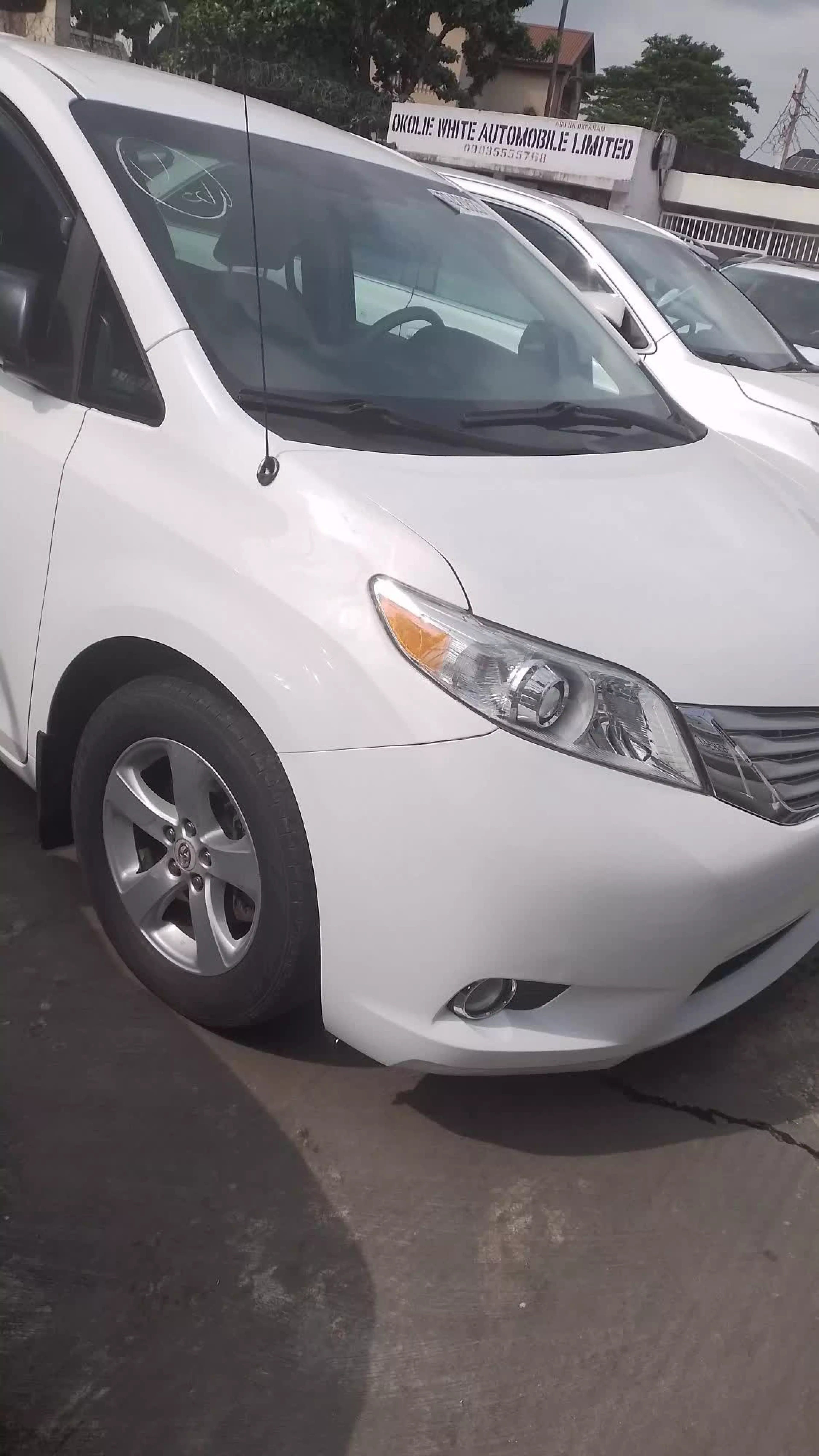 Toyota Sienna  - 2012