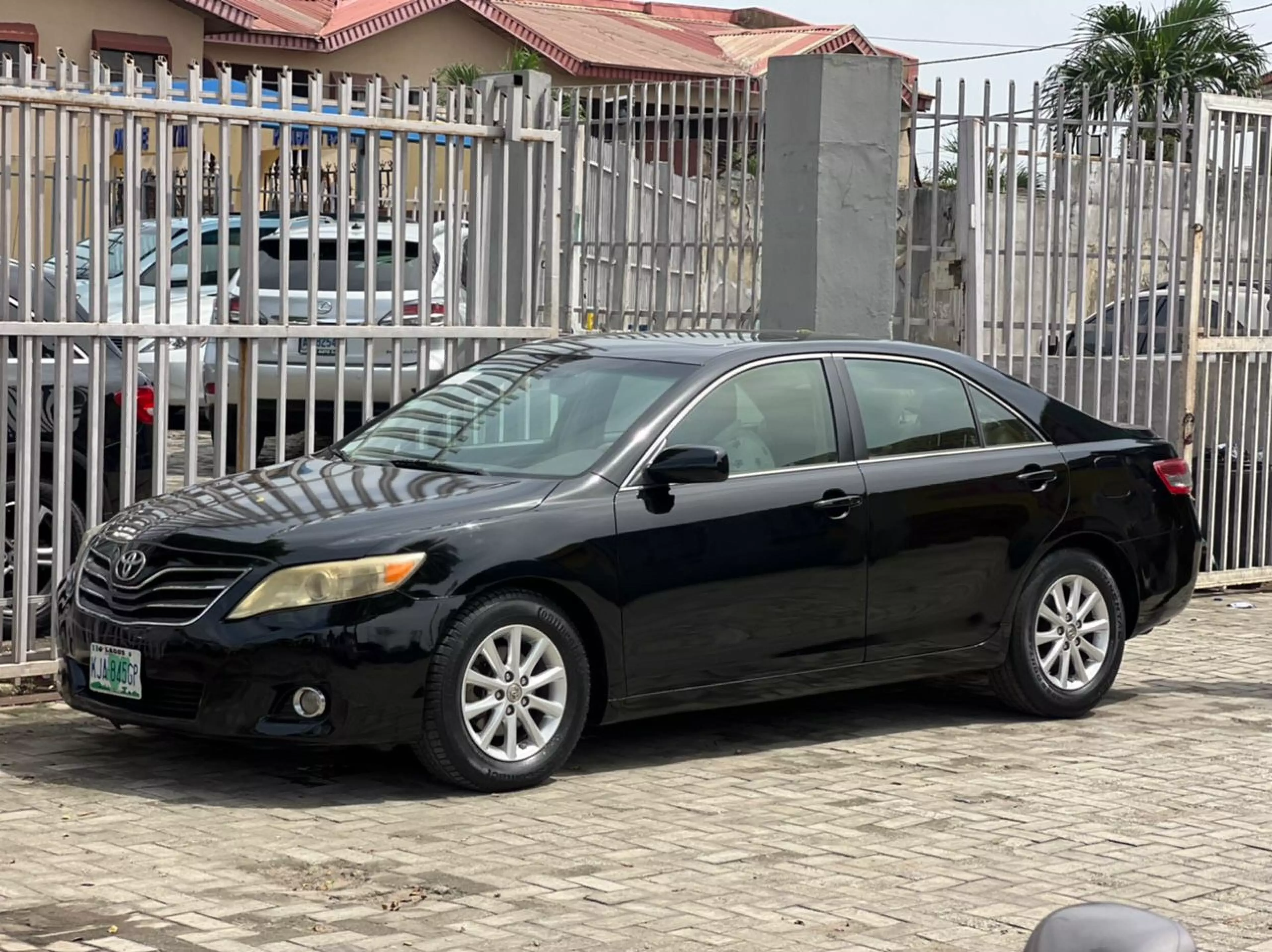 Toyota Camry  - 2009