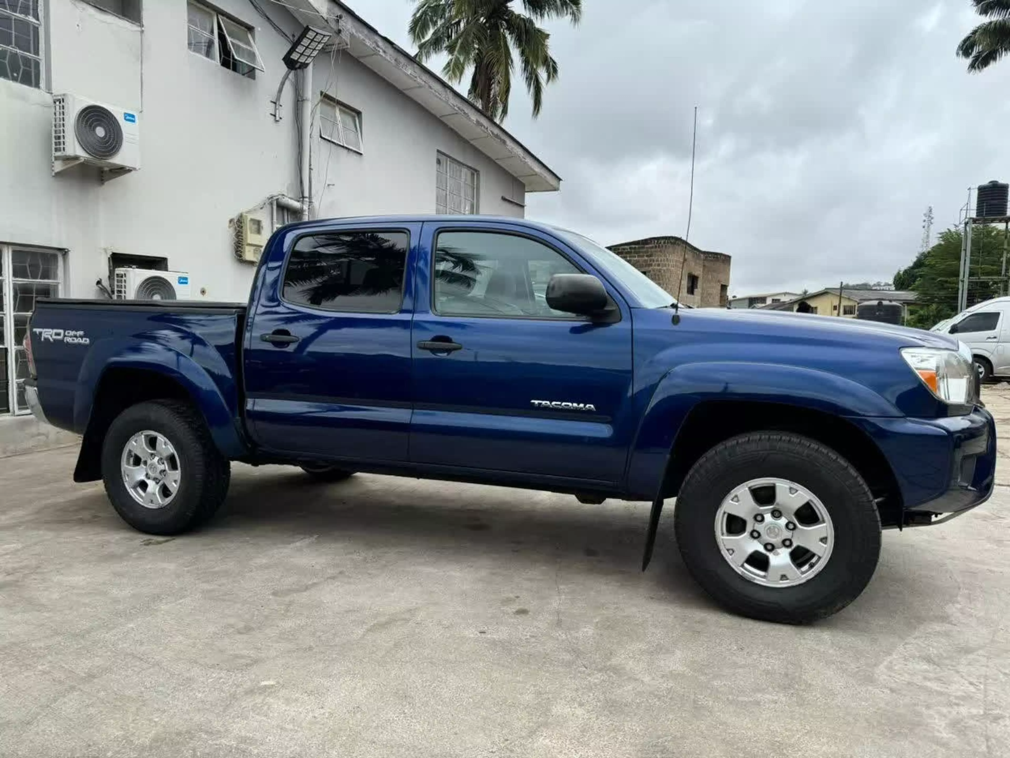 Toyota Tacoma - 2014