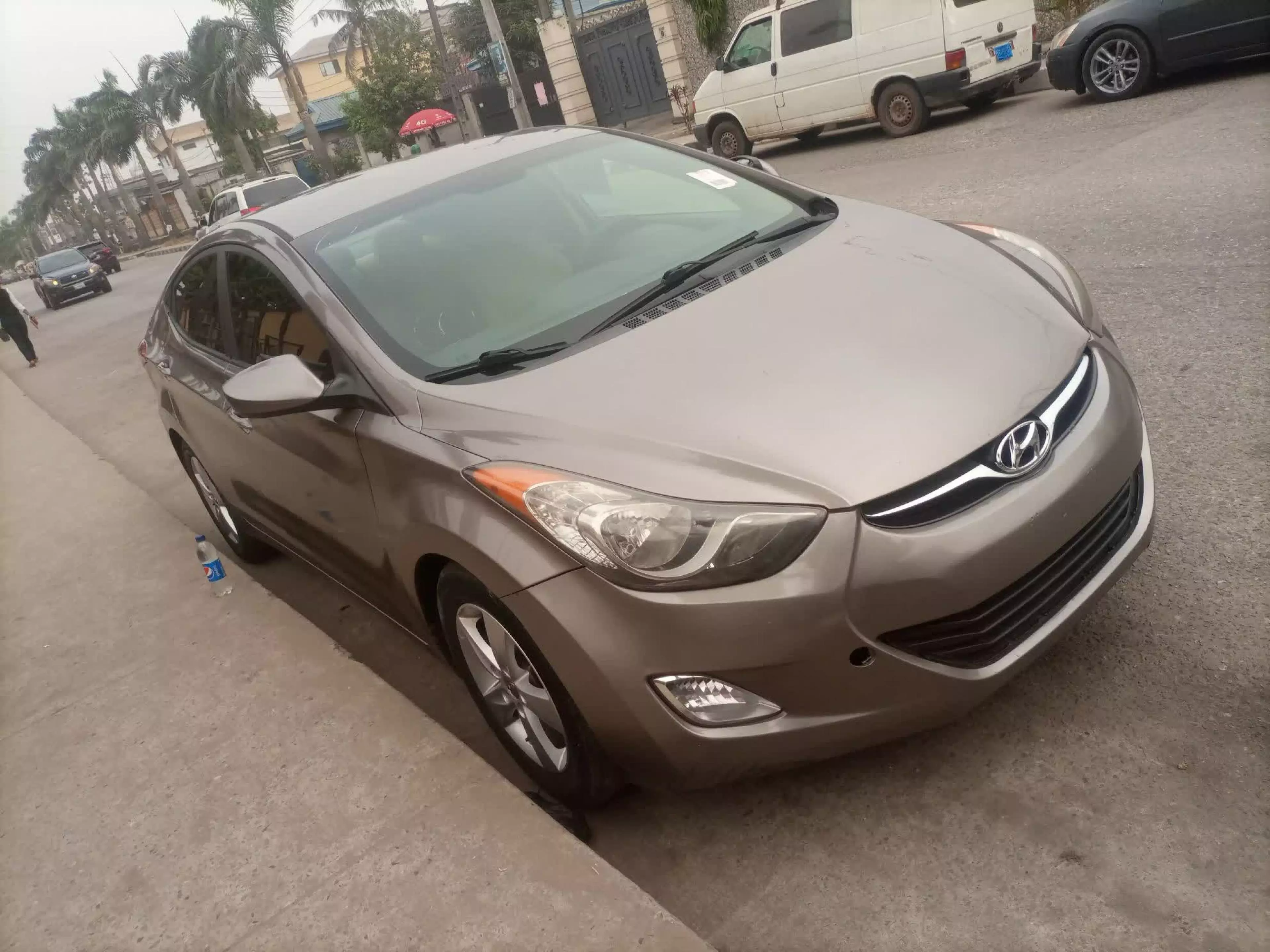 Hyundai Elantra  - 2013