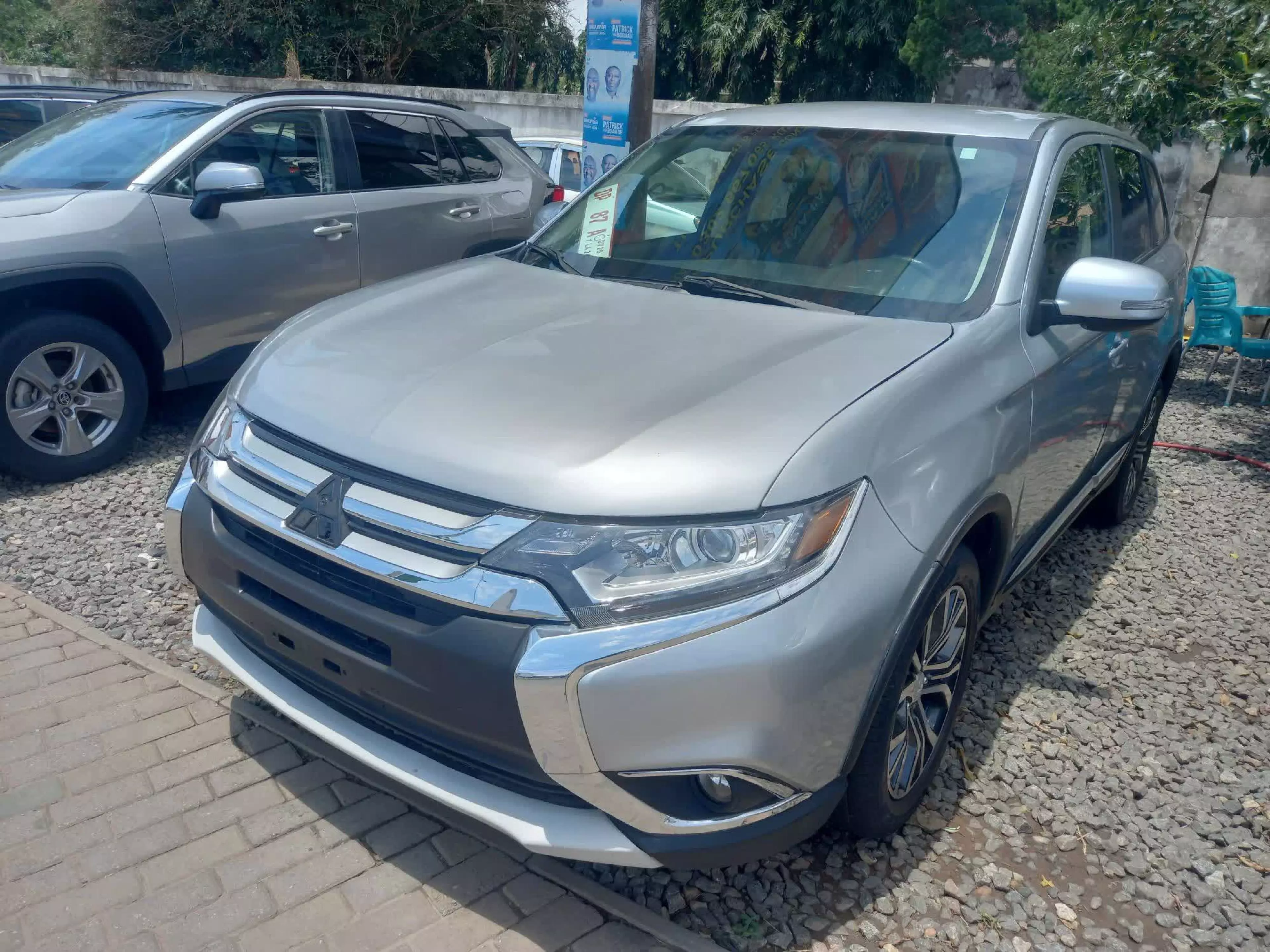 Mitsubishi OUTLANDER - 2017