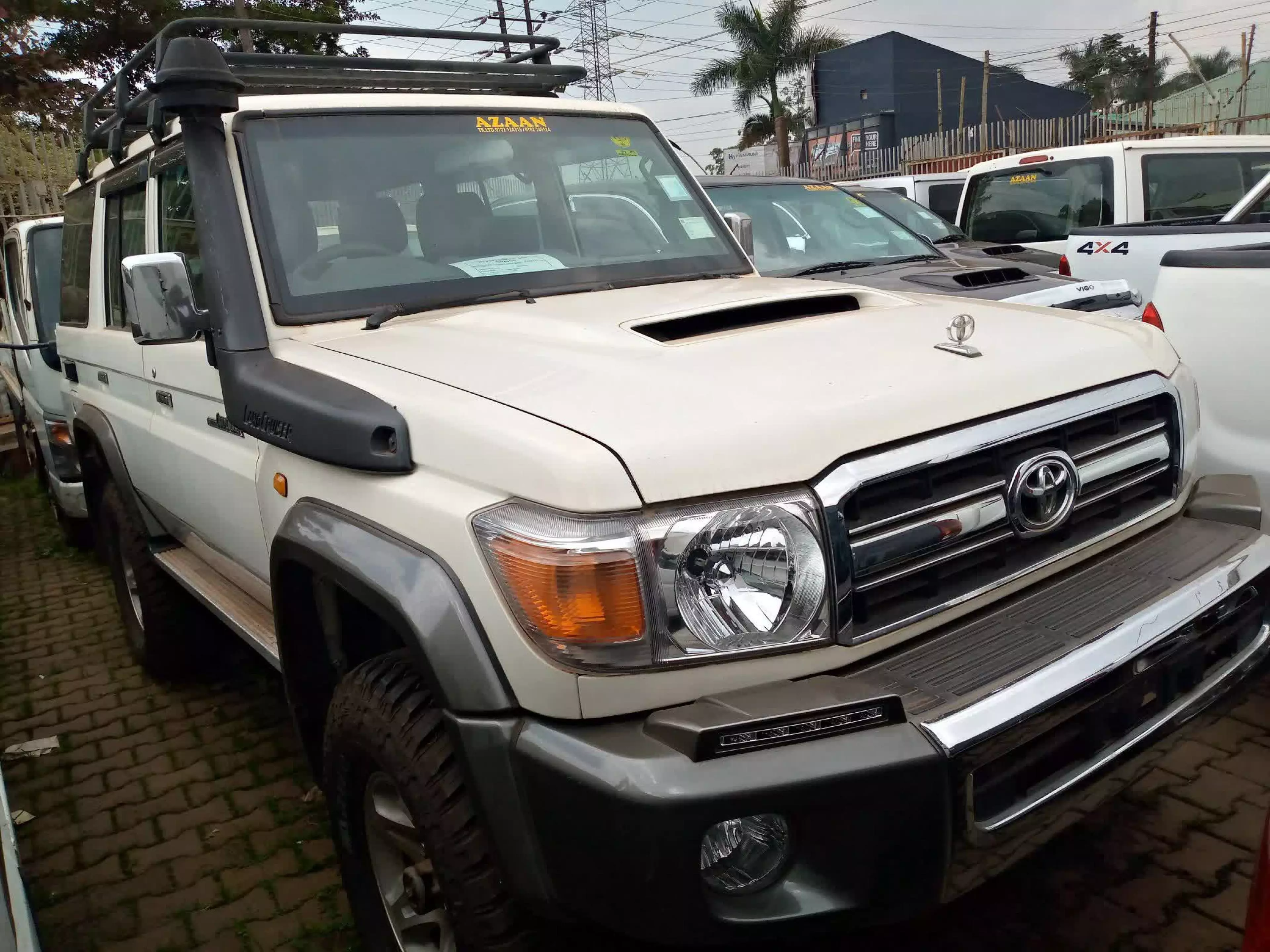 Toyota LAND CRUISER VGX - 2010