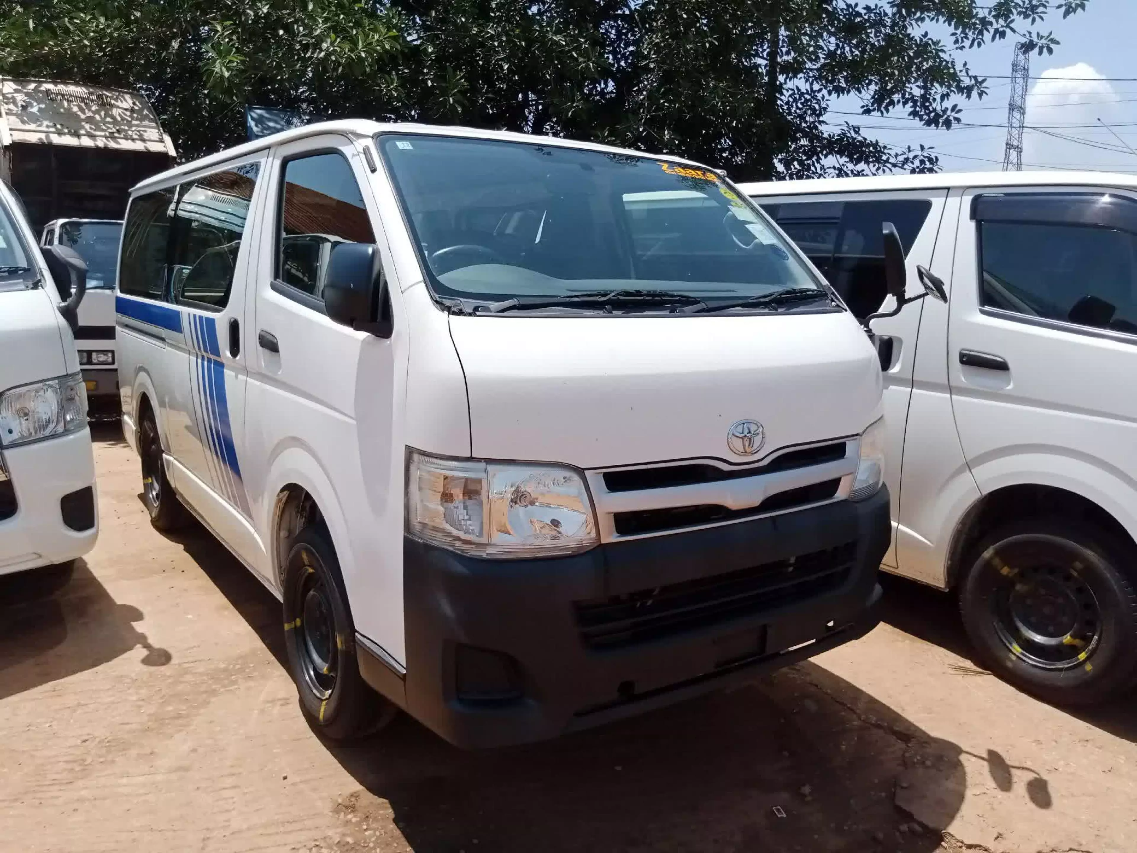 Toyota Hiace  - 2012