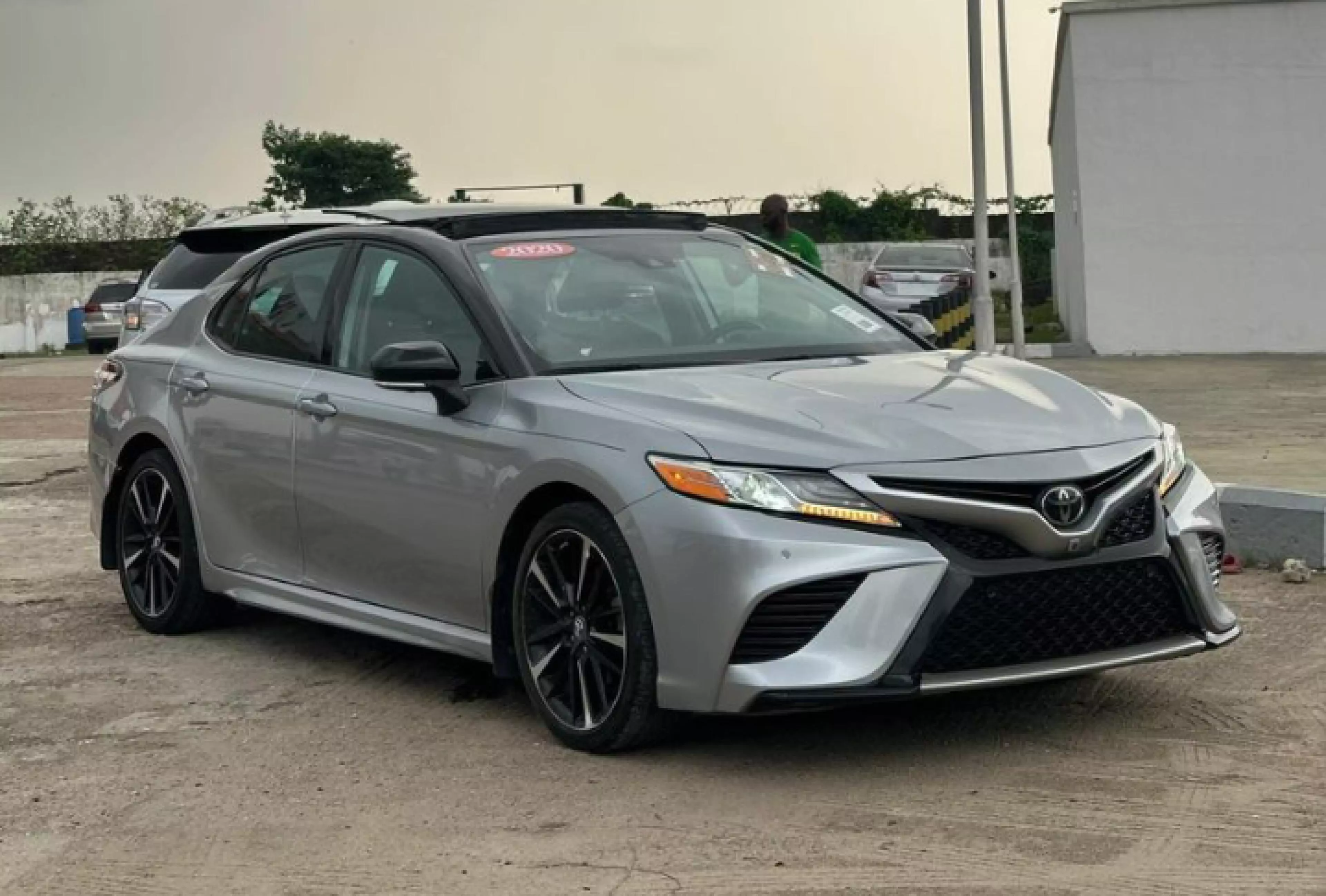 Toyota Camry  - 2020