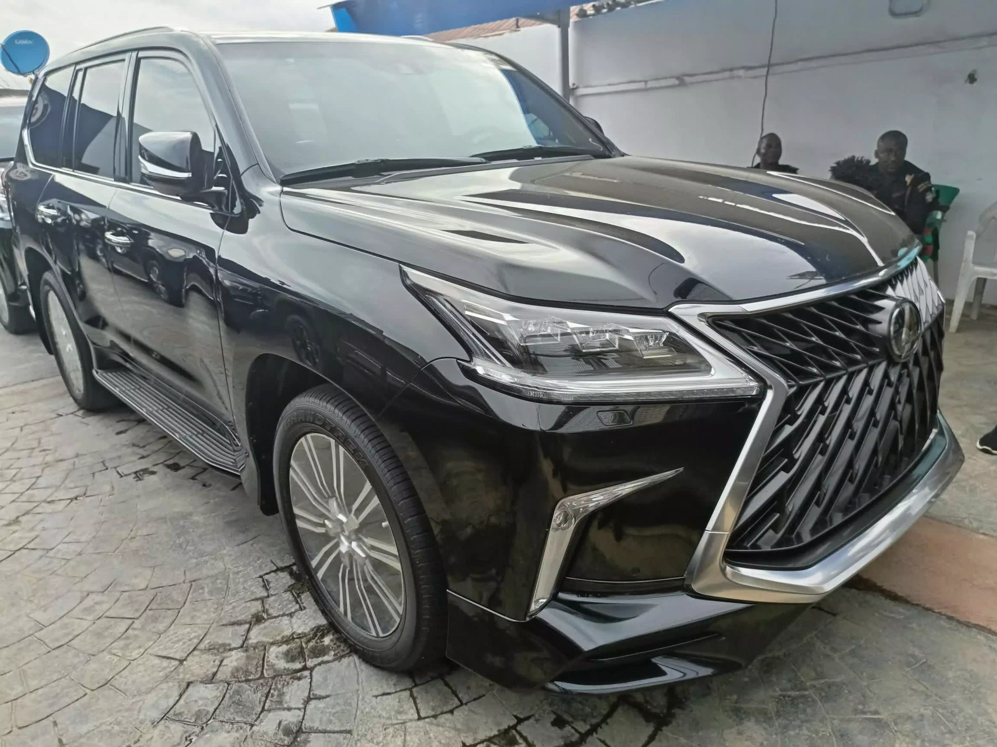 Lexus LX 570 - 2020