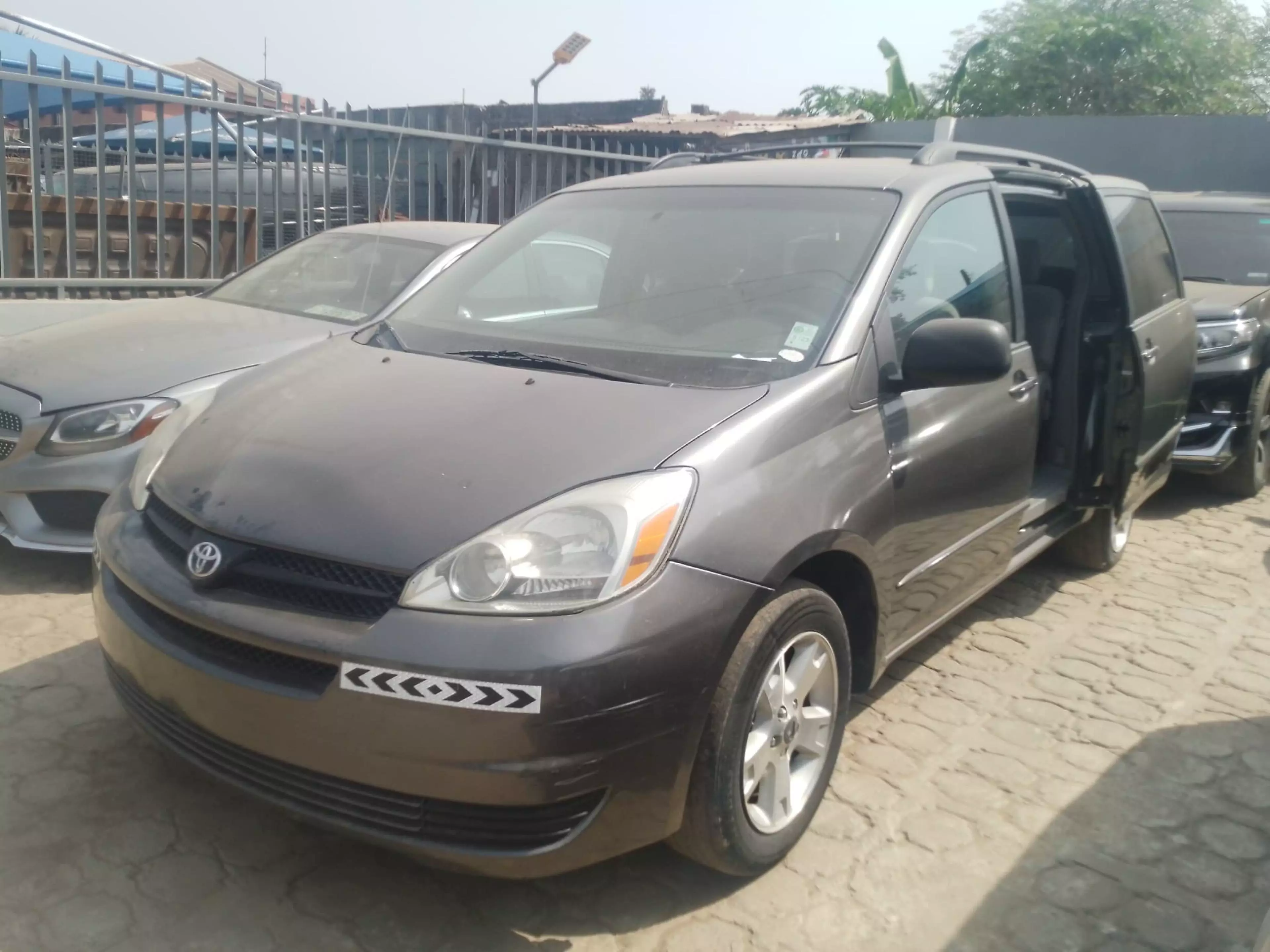 Toyota Sienna - 2005