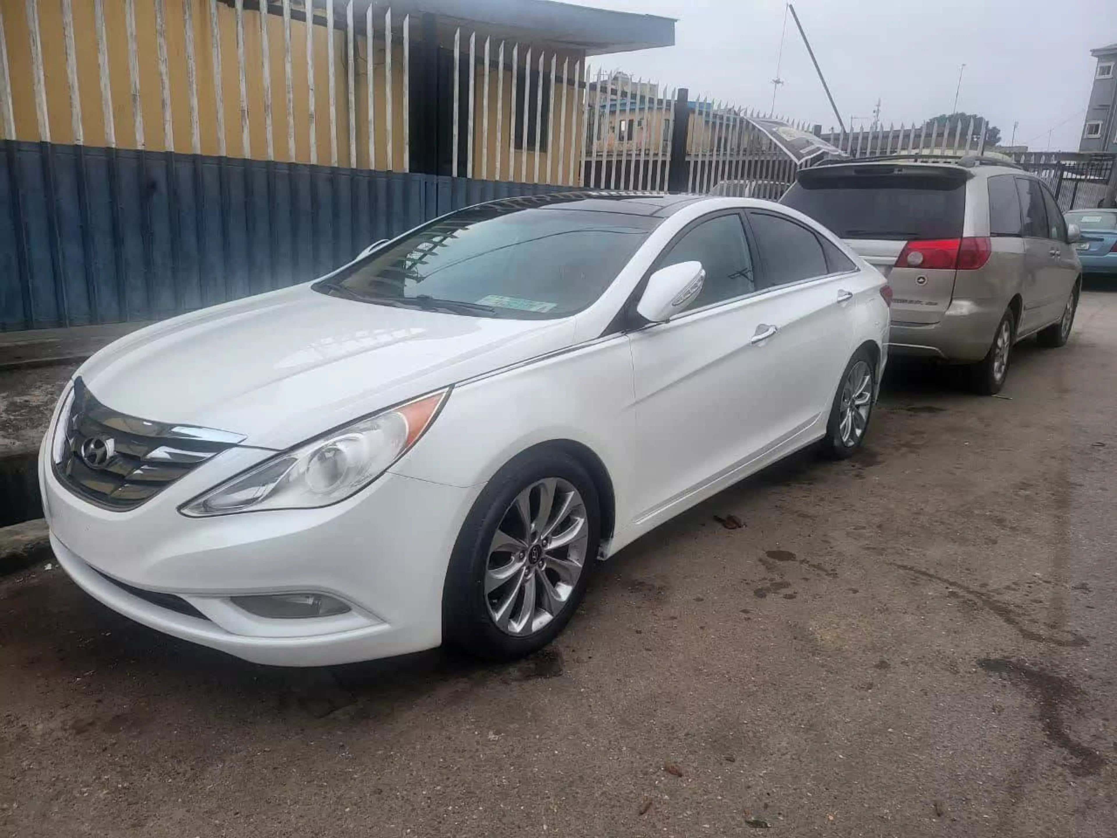 Hyundai Sonata - 2013