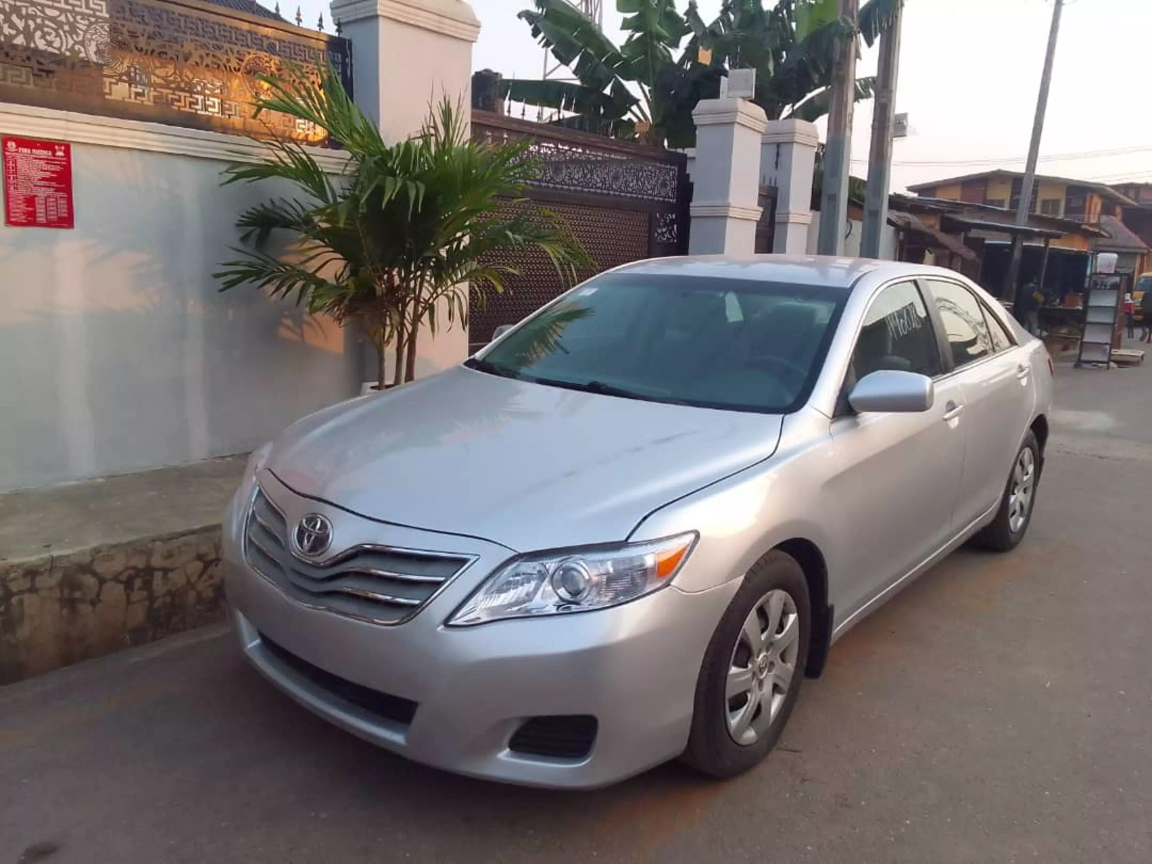 Toyota Camry - 2010