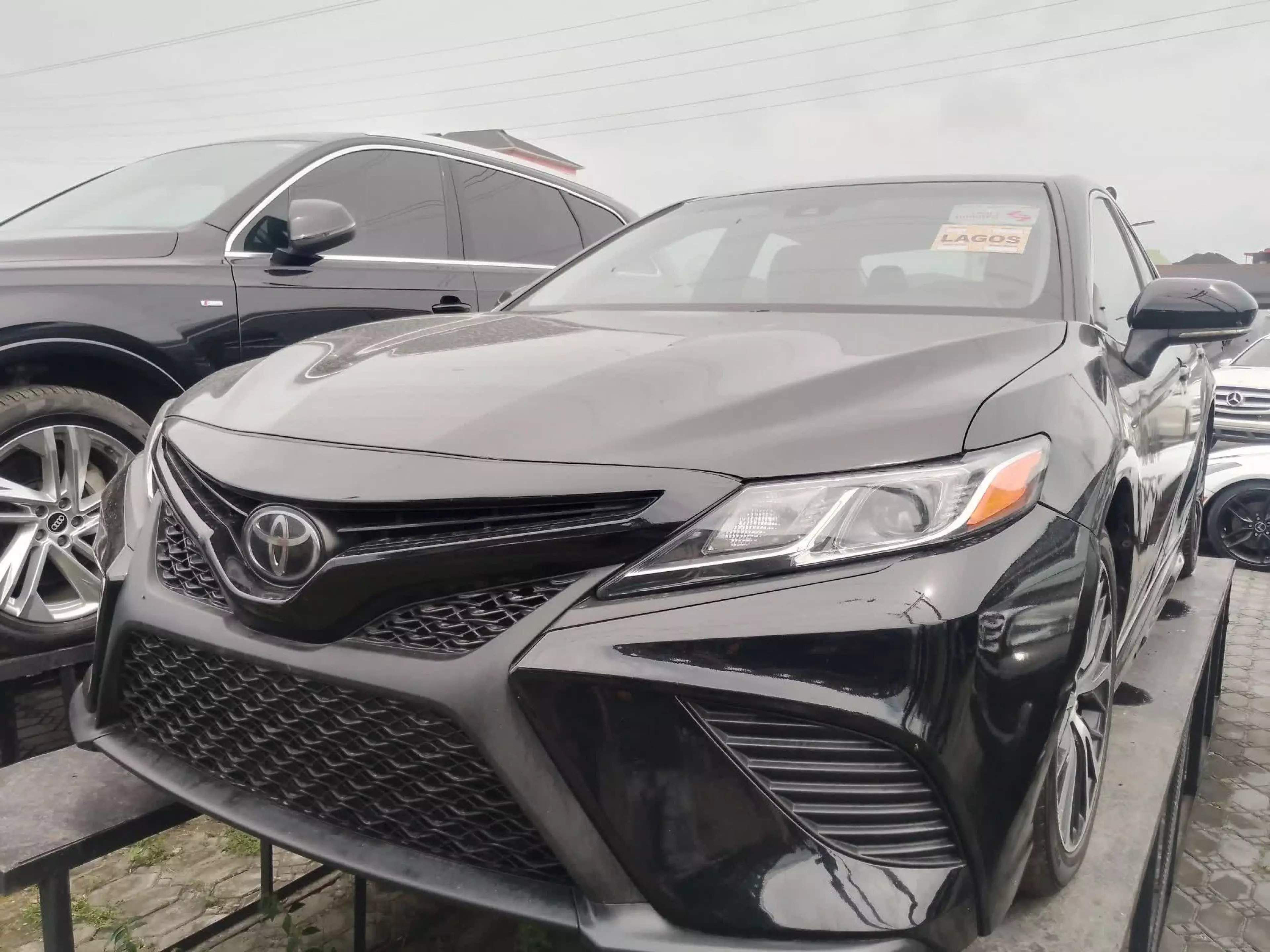 Toyota Camry - 2019