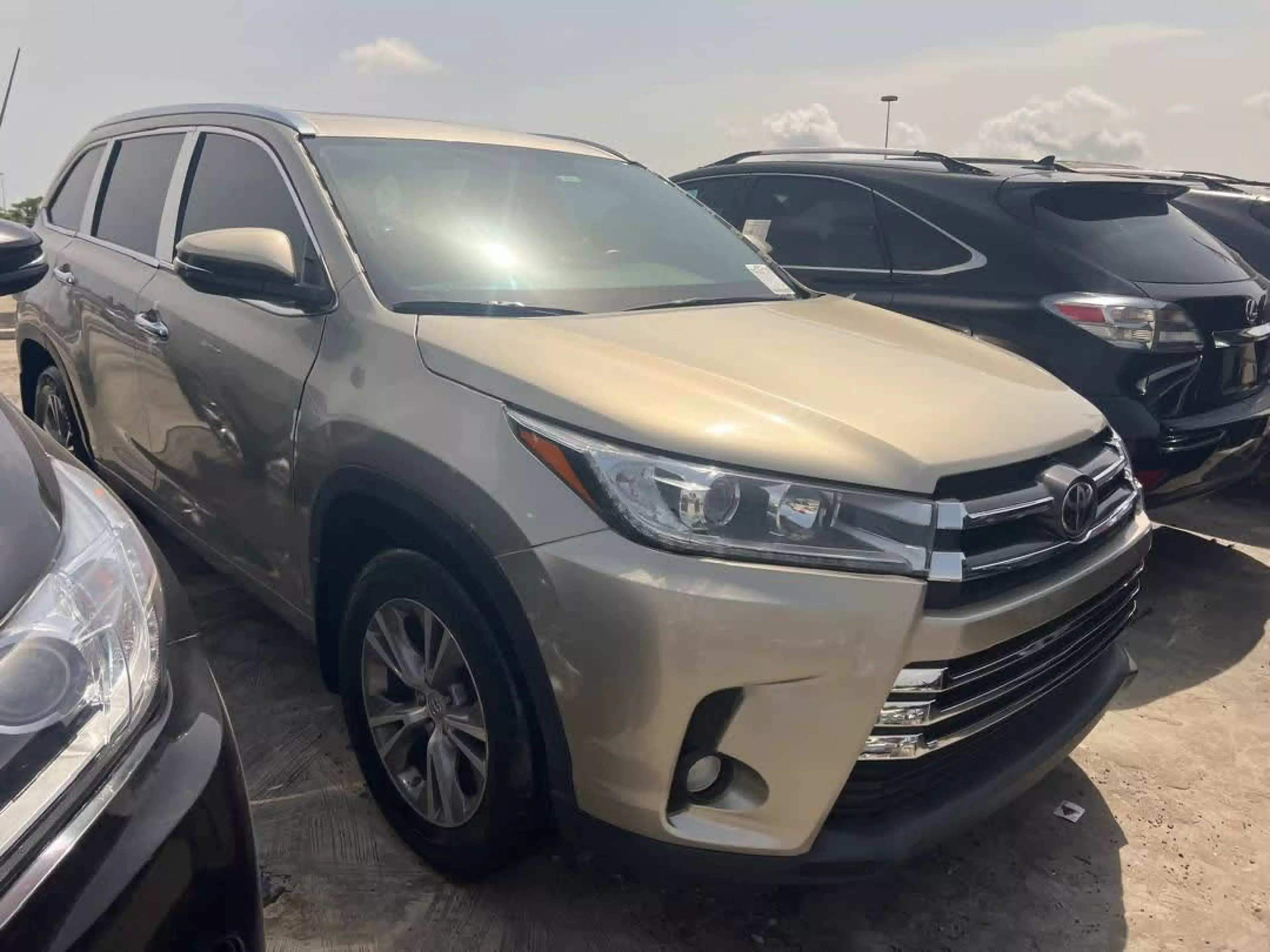 Toyota Highlander  - 2014