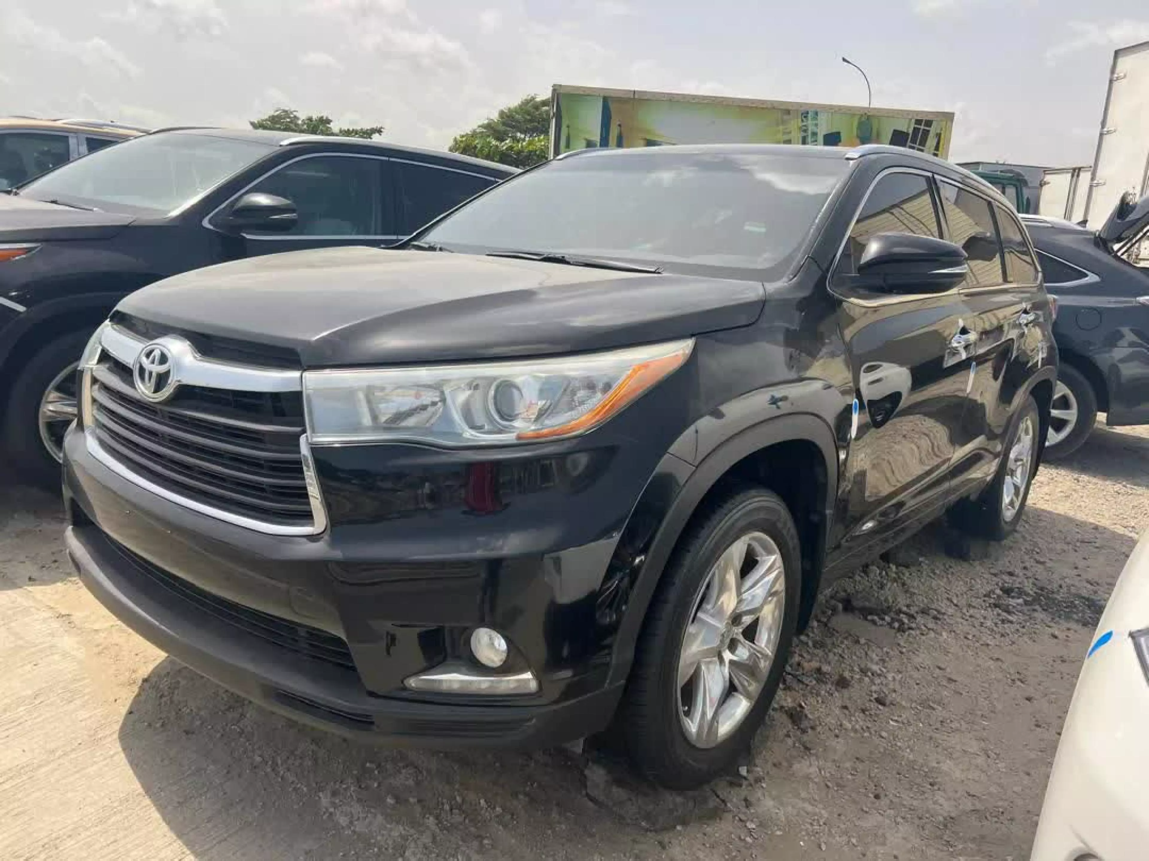 Toyota Highlander  - 2014