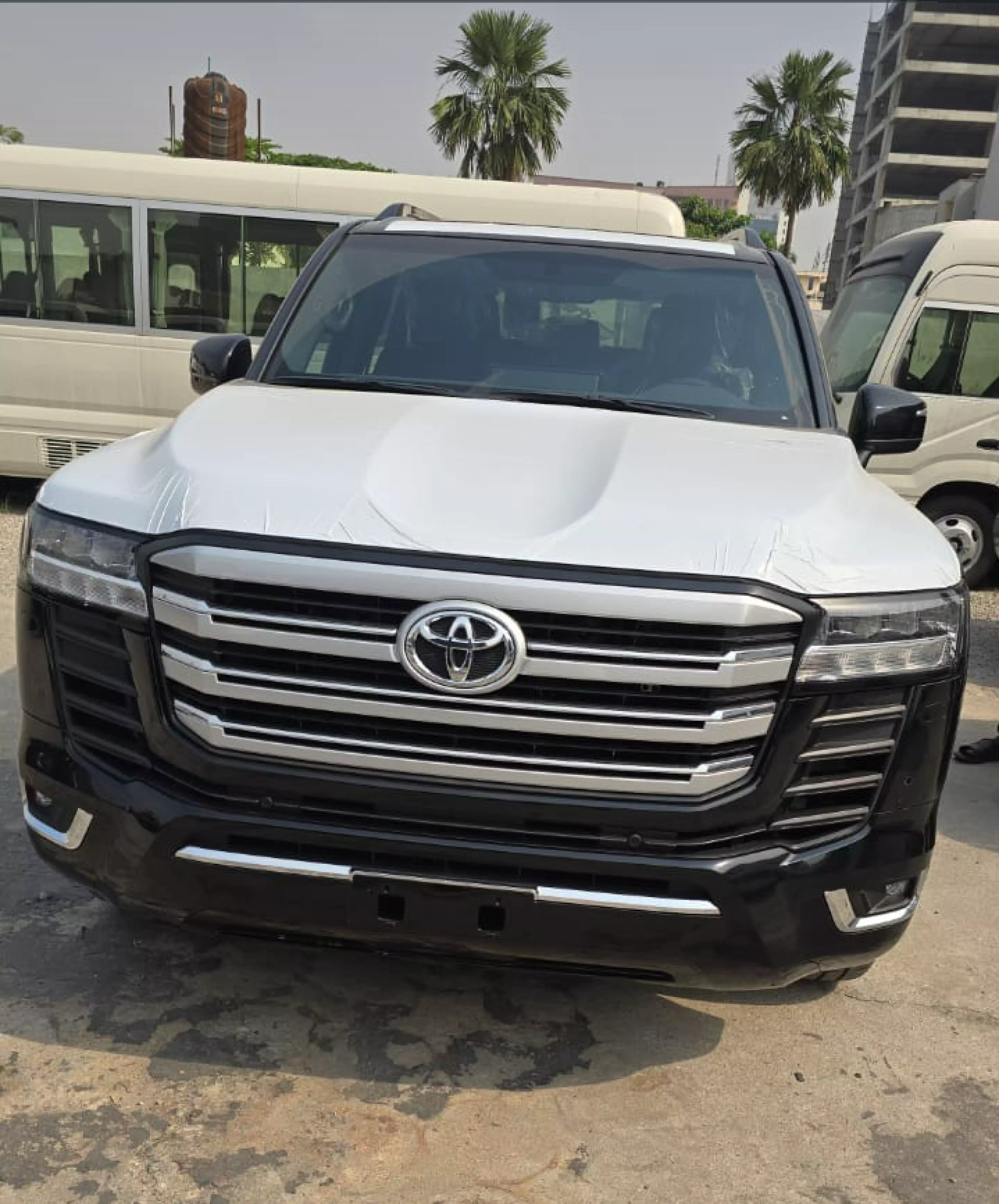 Toyota Land Cruiser GXR - 2024