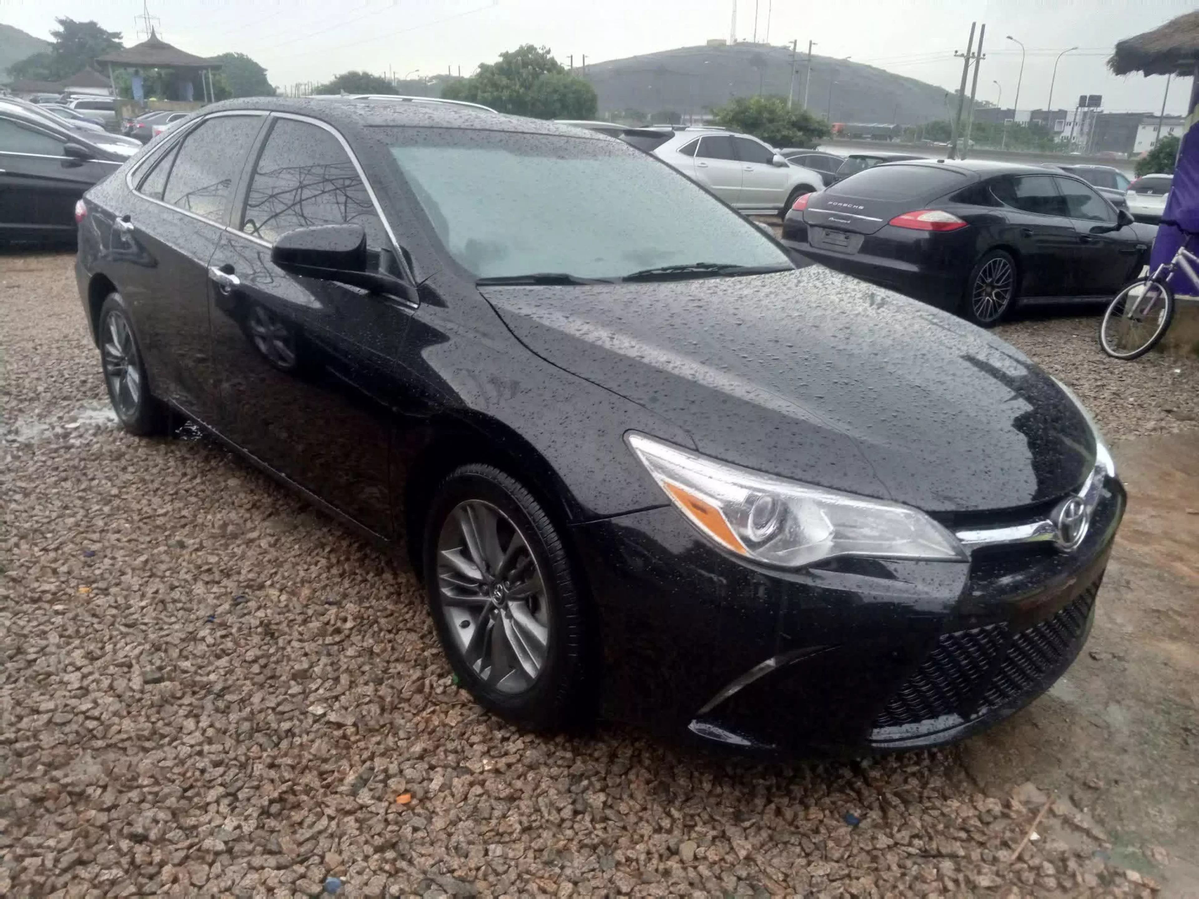 Toyota Camry - 2016