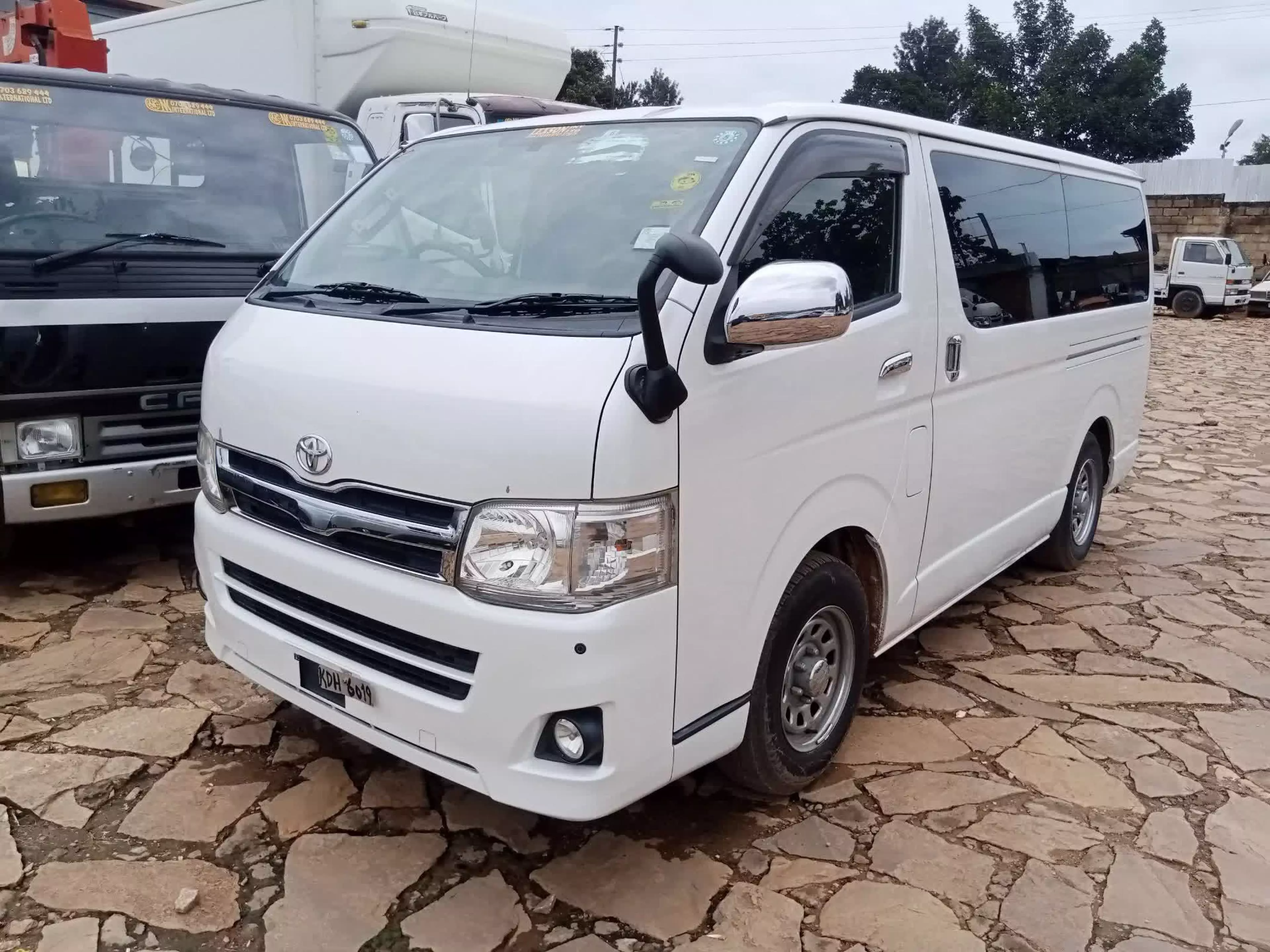 Toyota Hiace - 2012