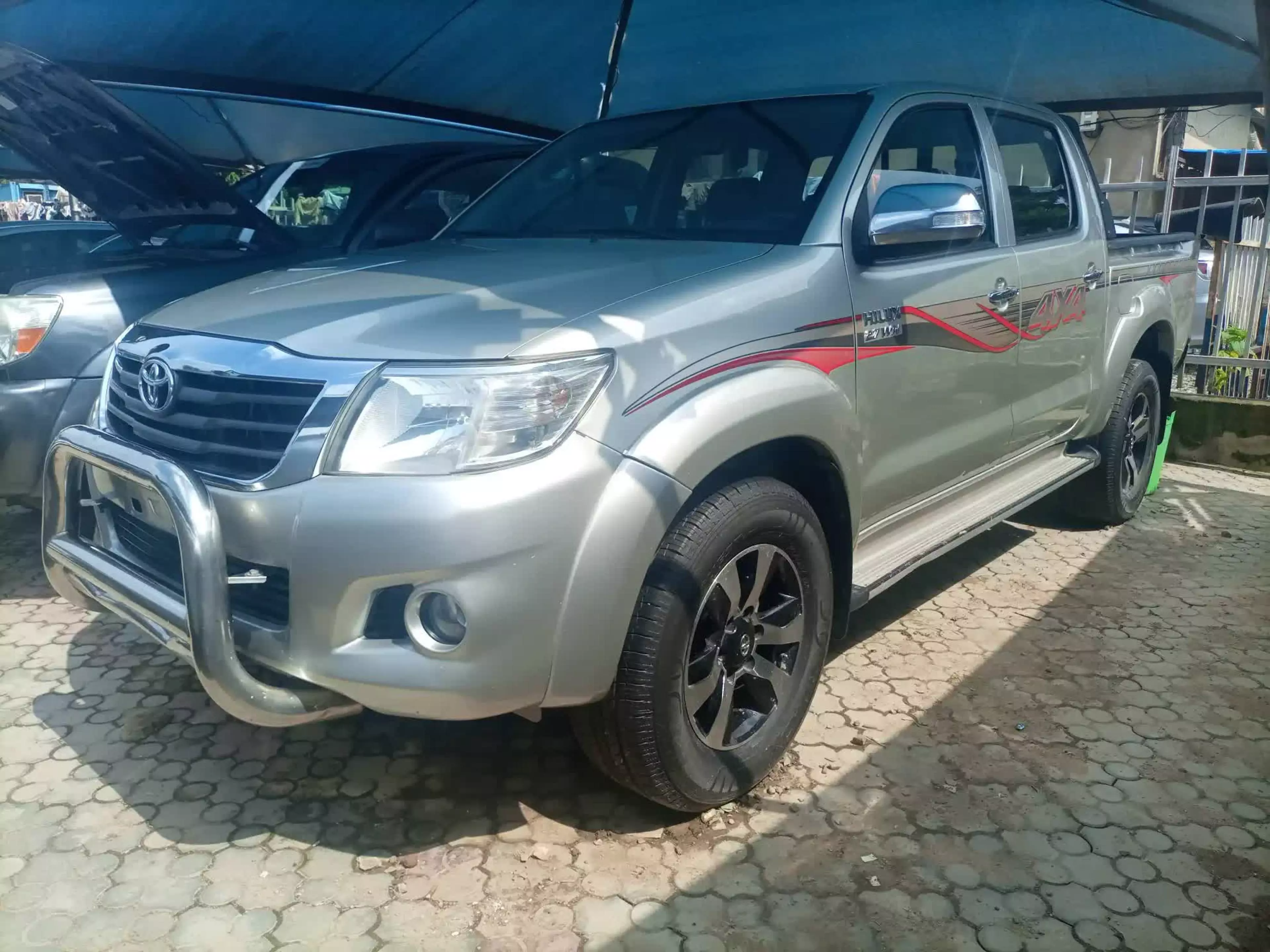 Toyota Hilux  - 2014