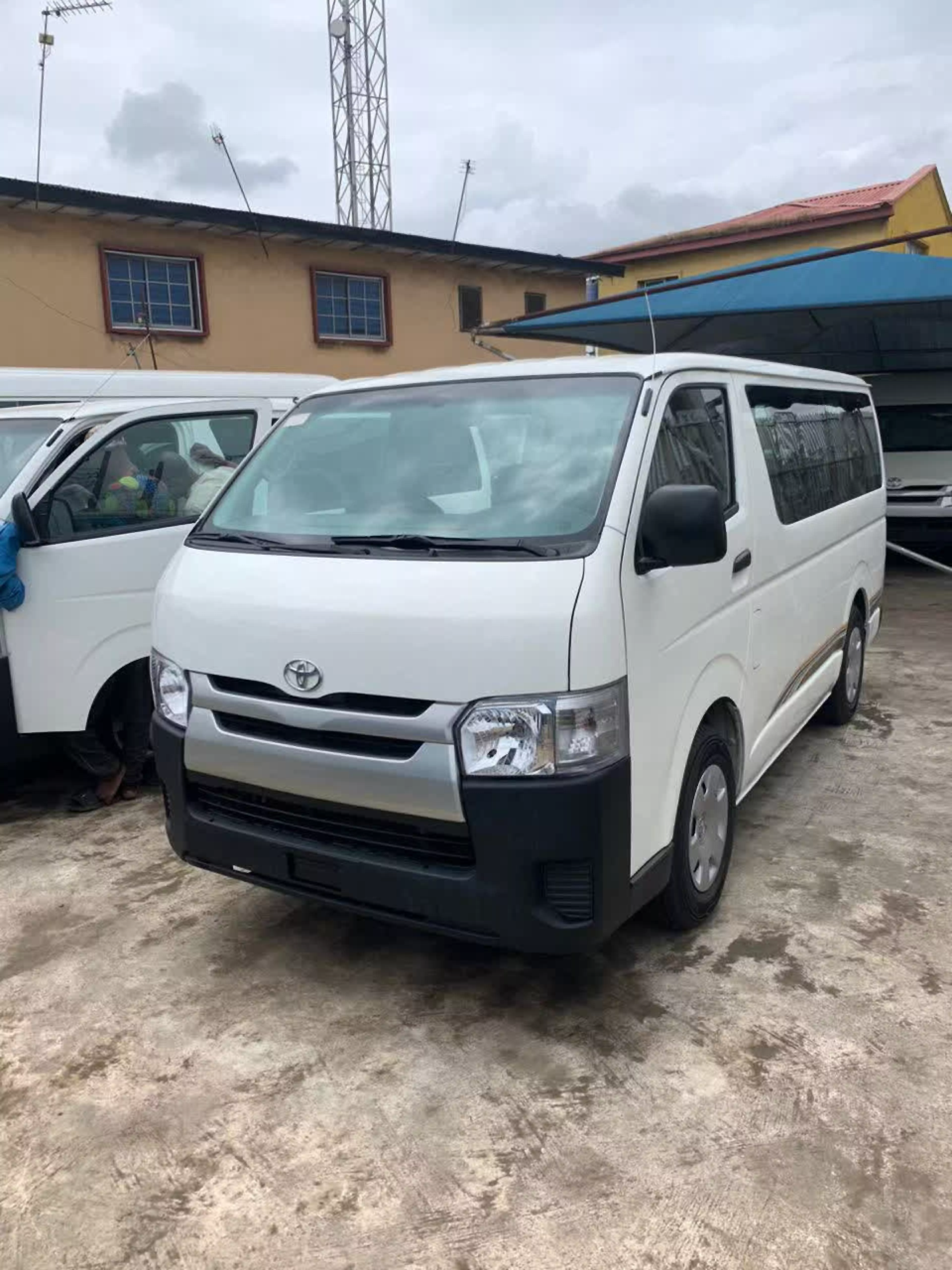 Toyota Hiace - 2010