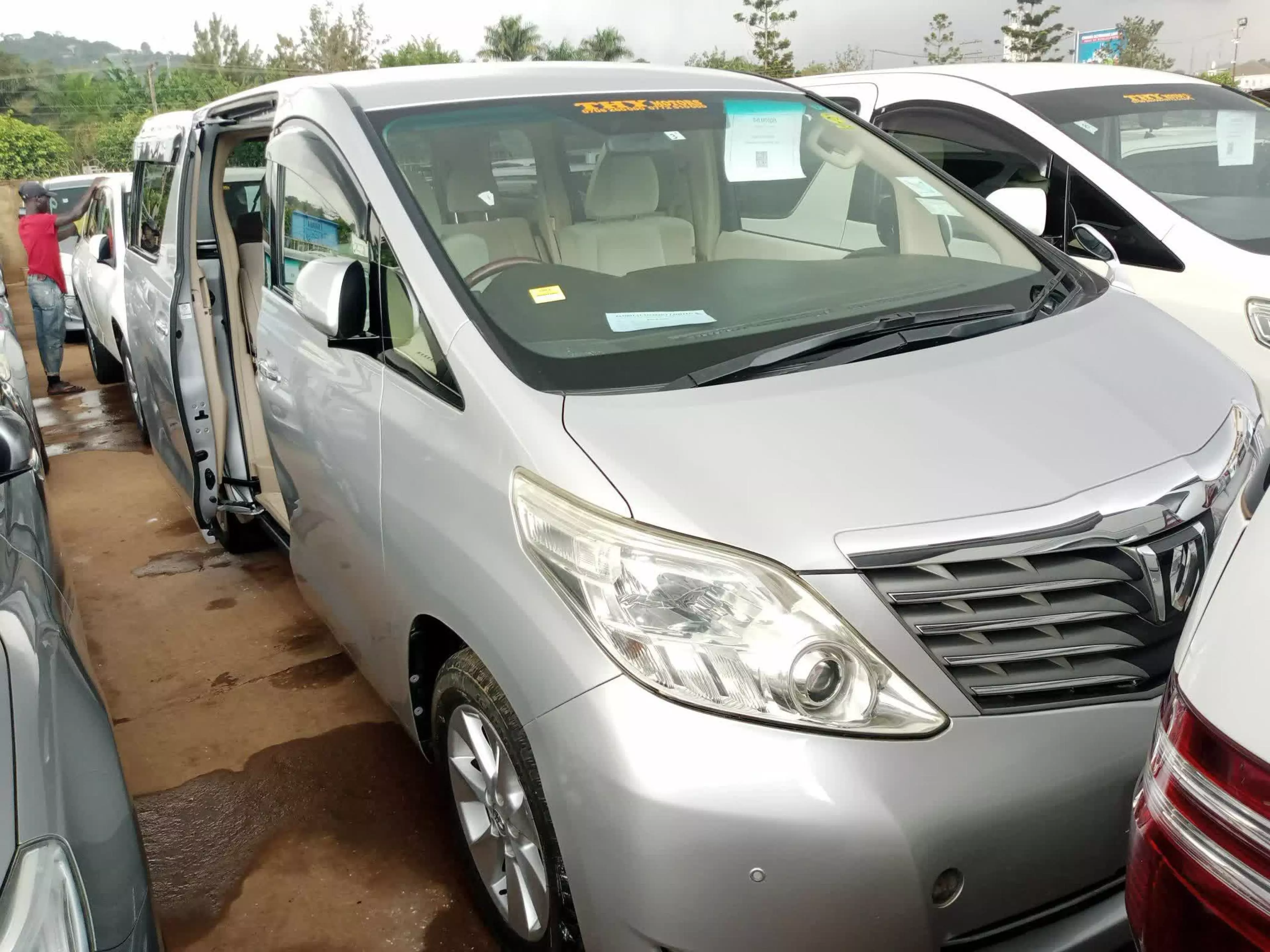 Toyota Alphard  - 2008