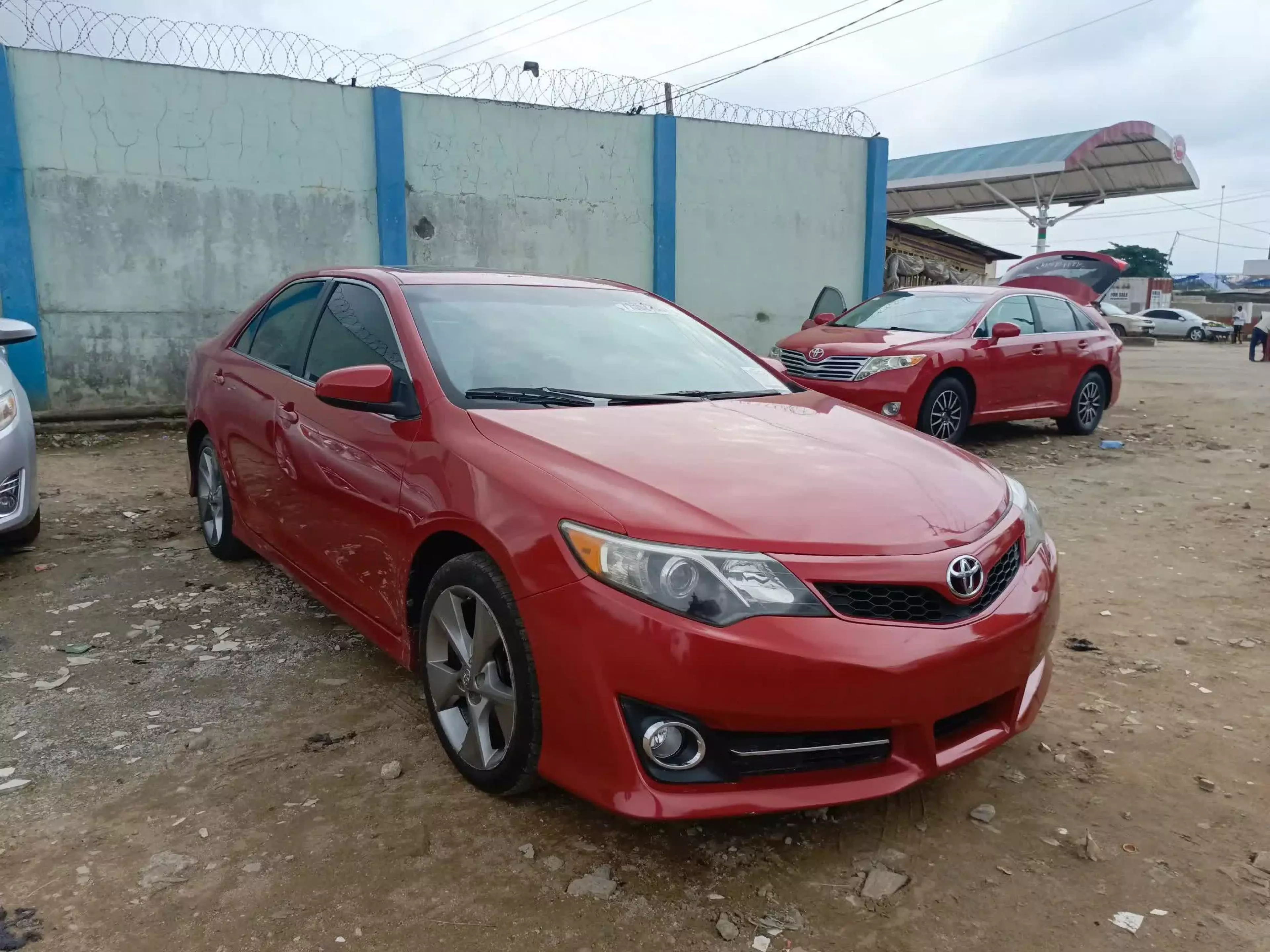 Toyota Camry  - 2012