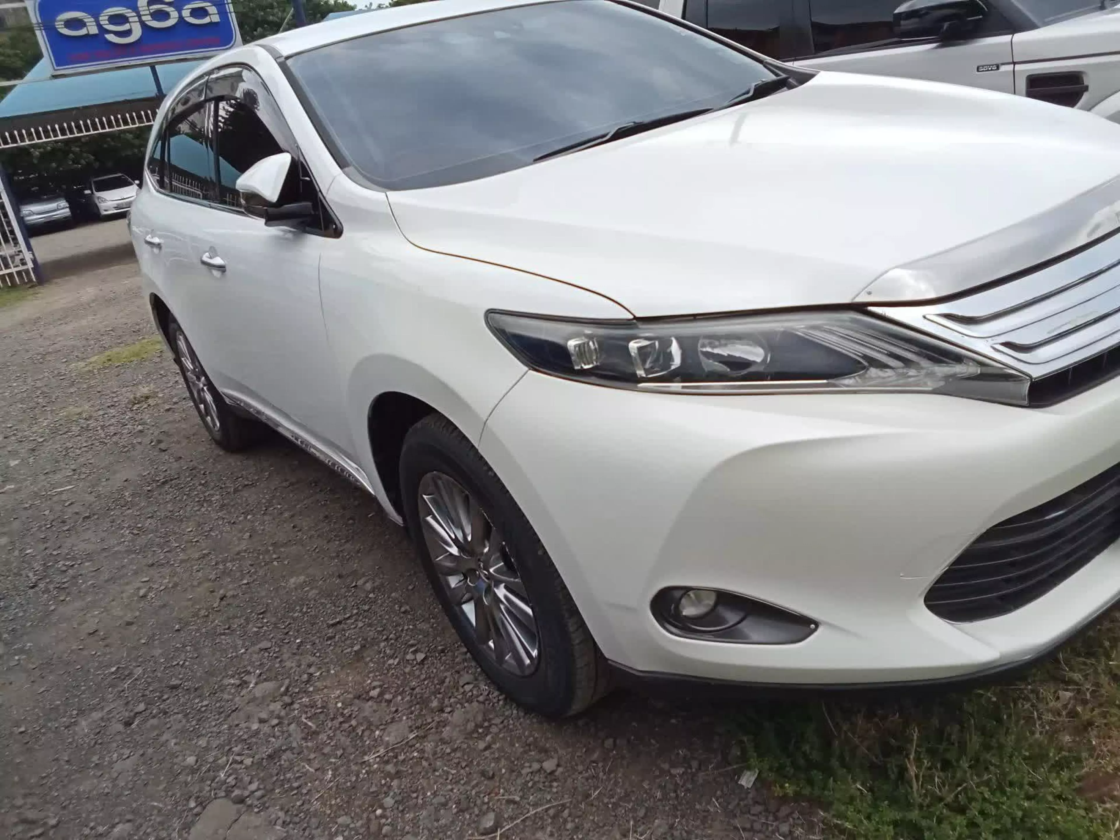 Toyota Harrier  - 2013