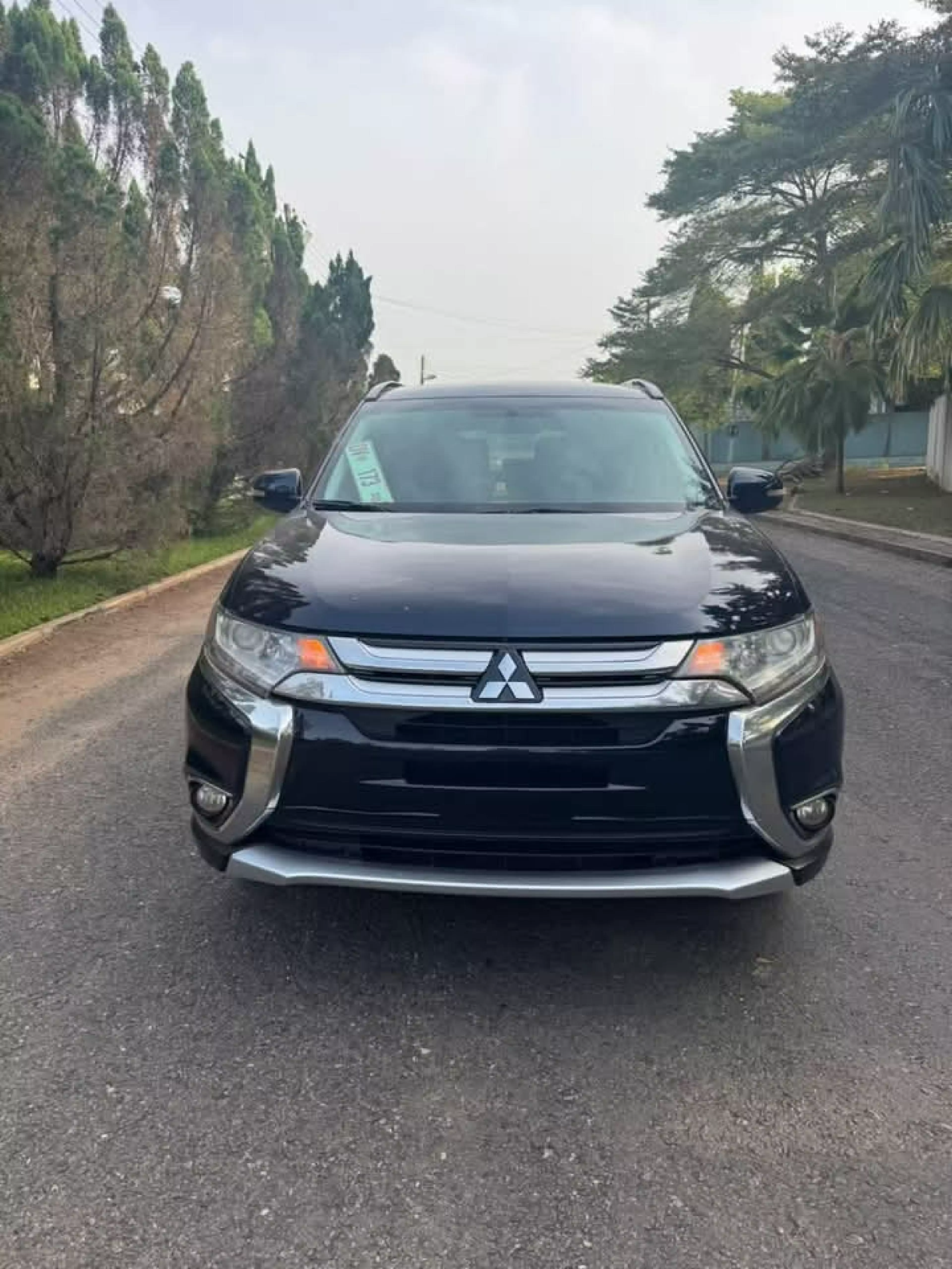 Mitsubishi OUTLANDER  - 2016