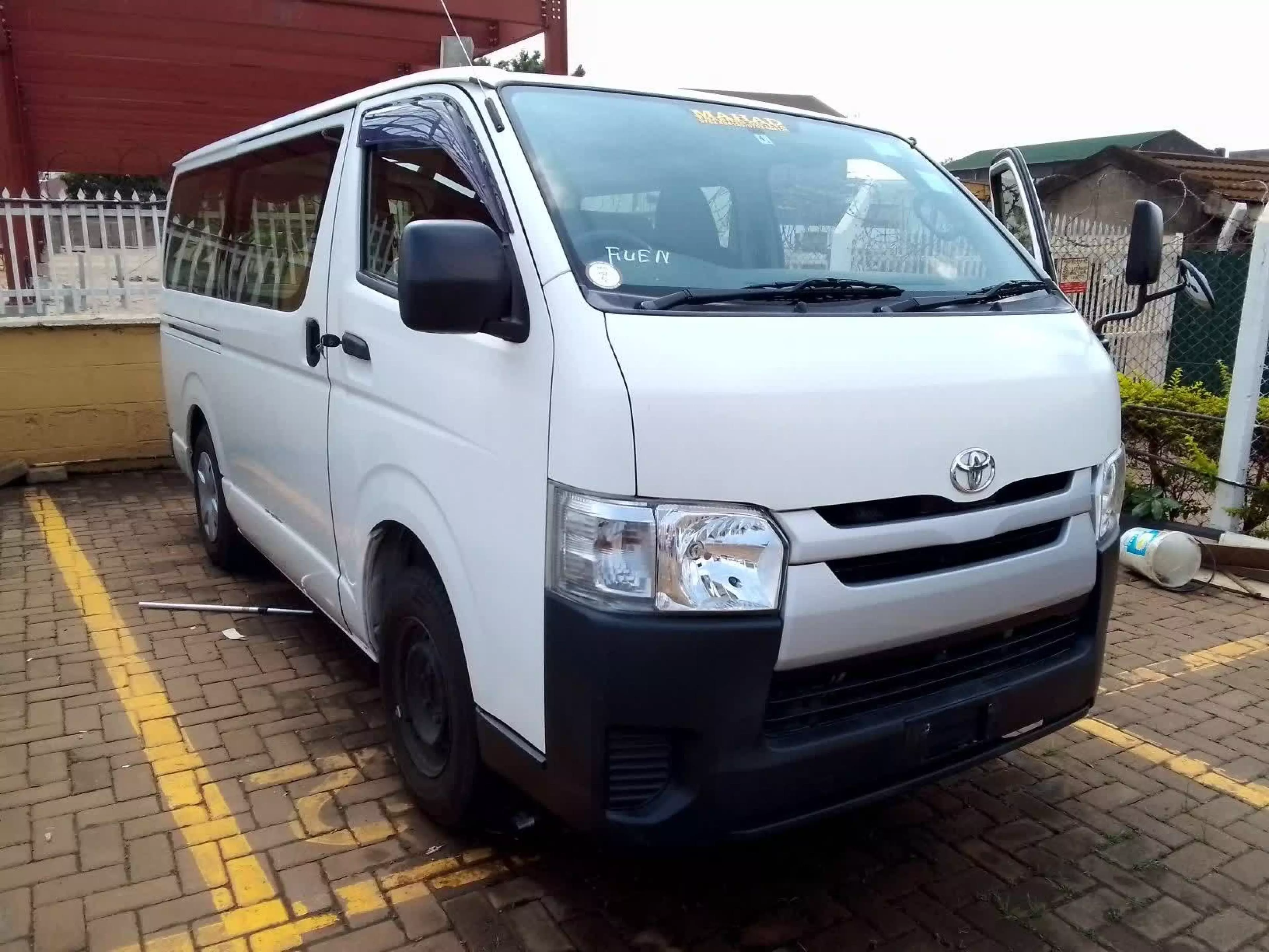 Toyota Hiace  - 2015