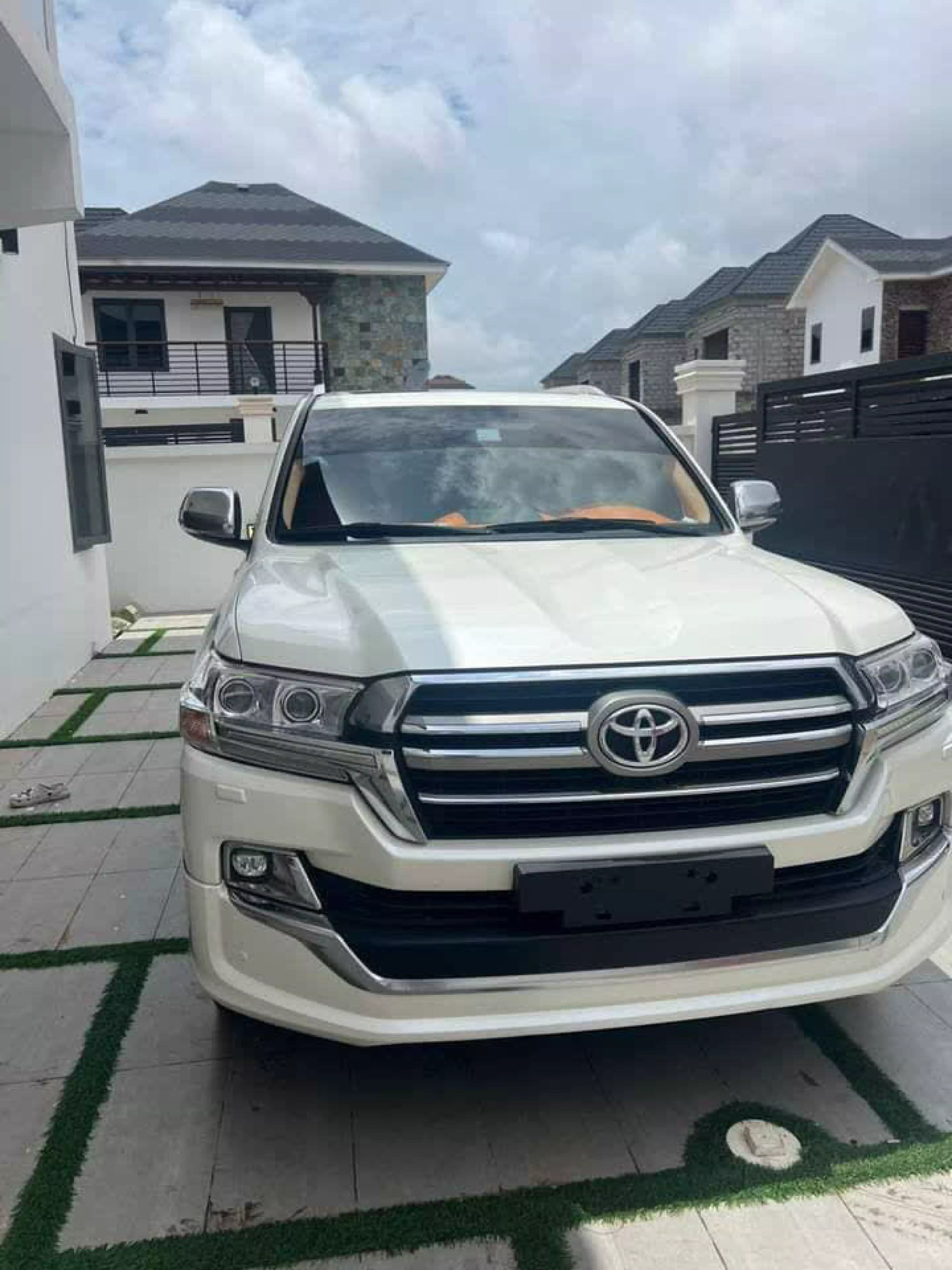 Toyota Landcruiser Vx V8  - 2019