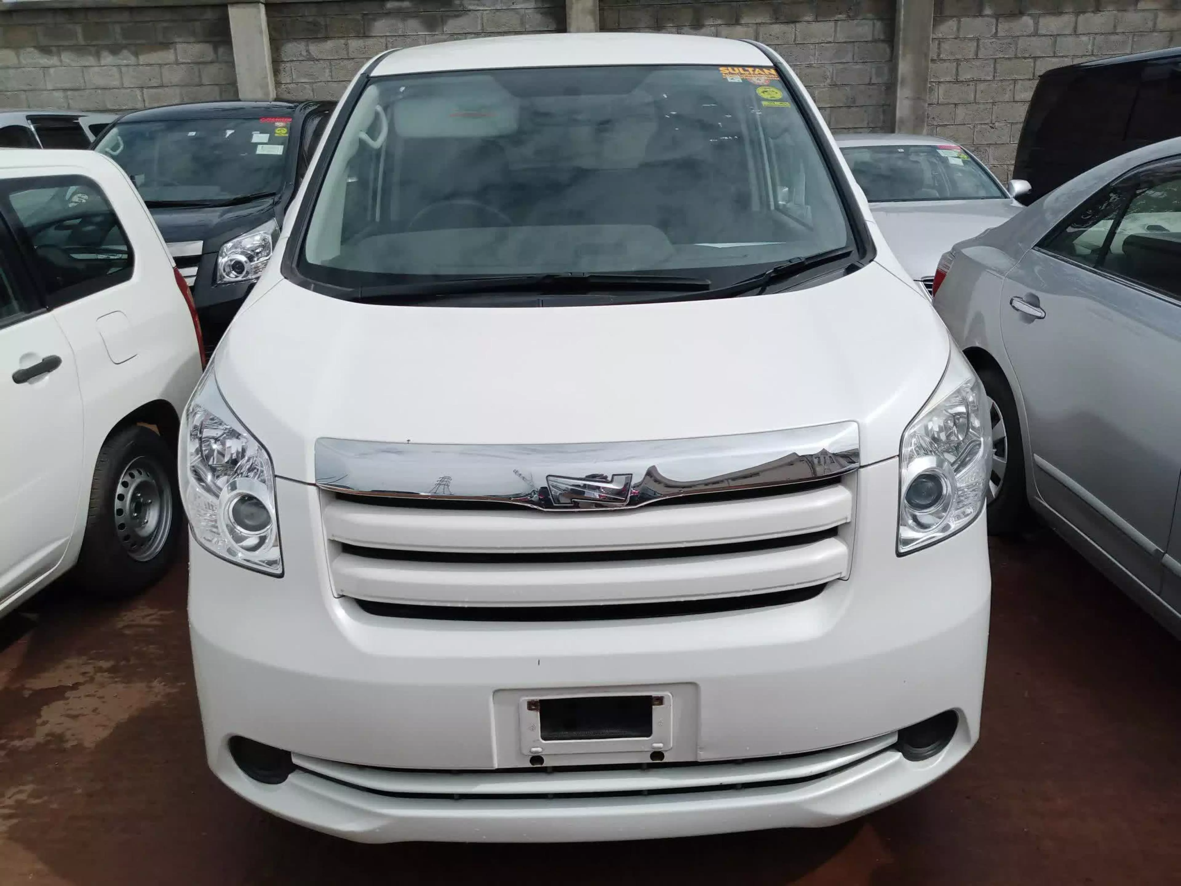 Toyota Noah - 2008