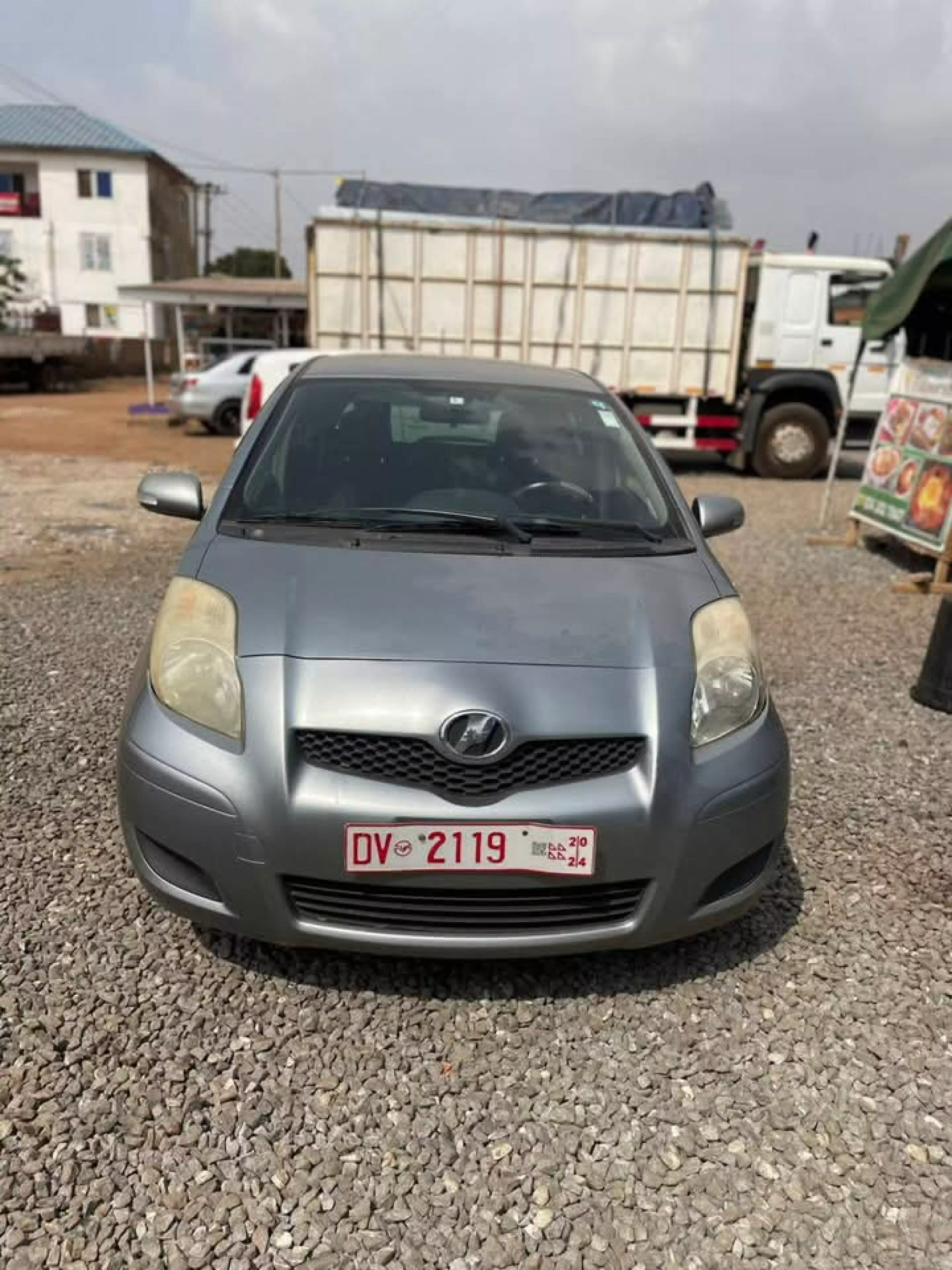 Toyota Vitz  - 2010