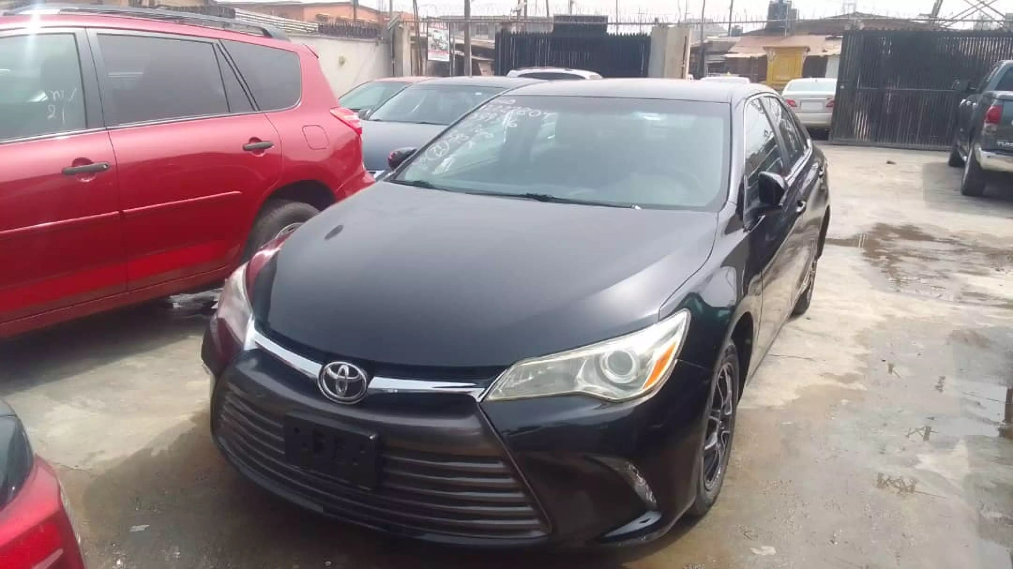 Toyota Camry - 2017