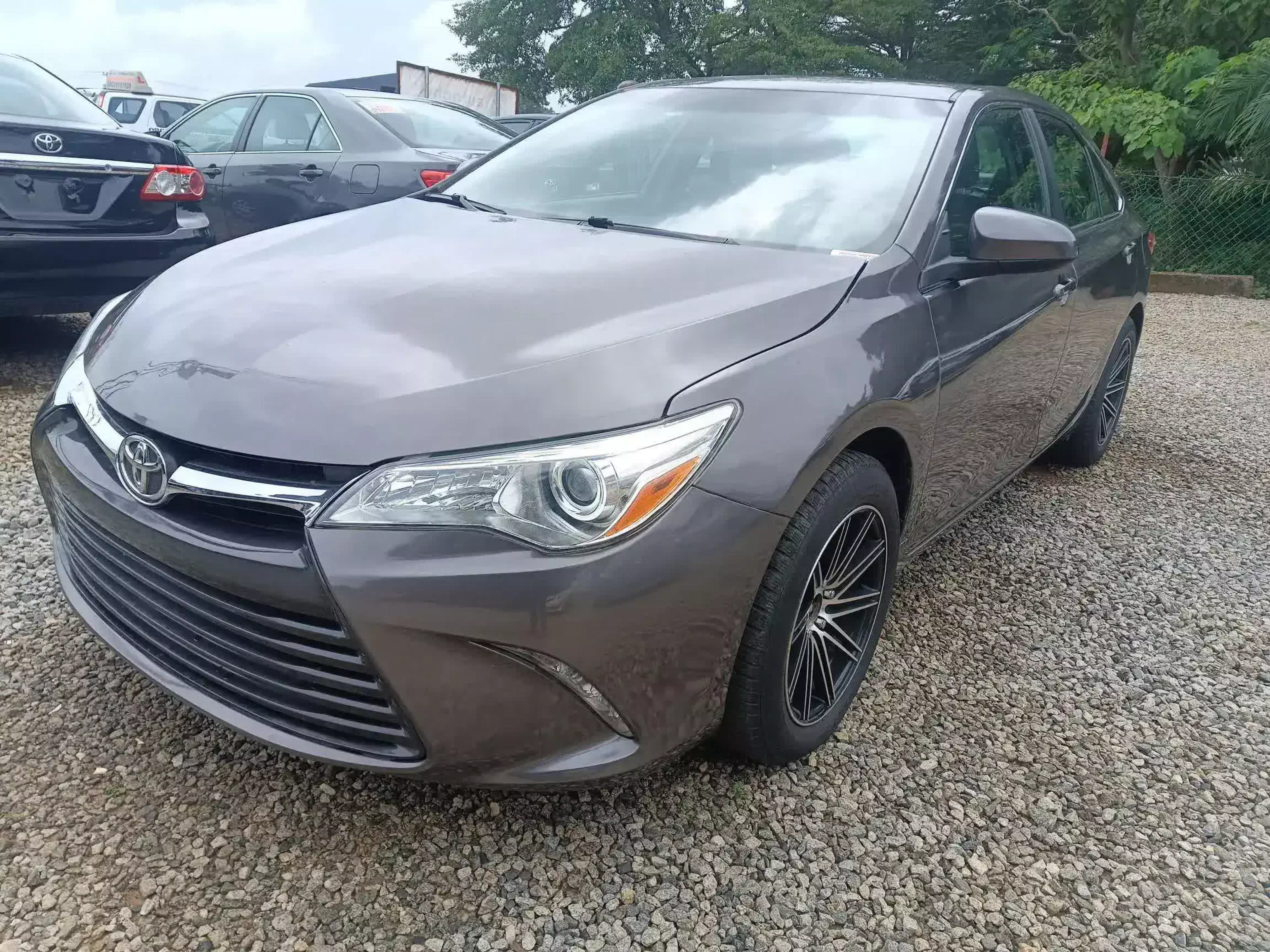 Toyota Camry - 2017