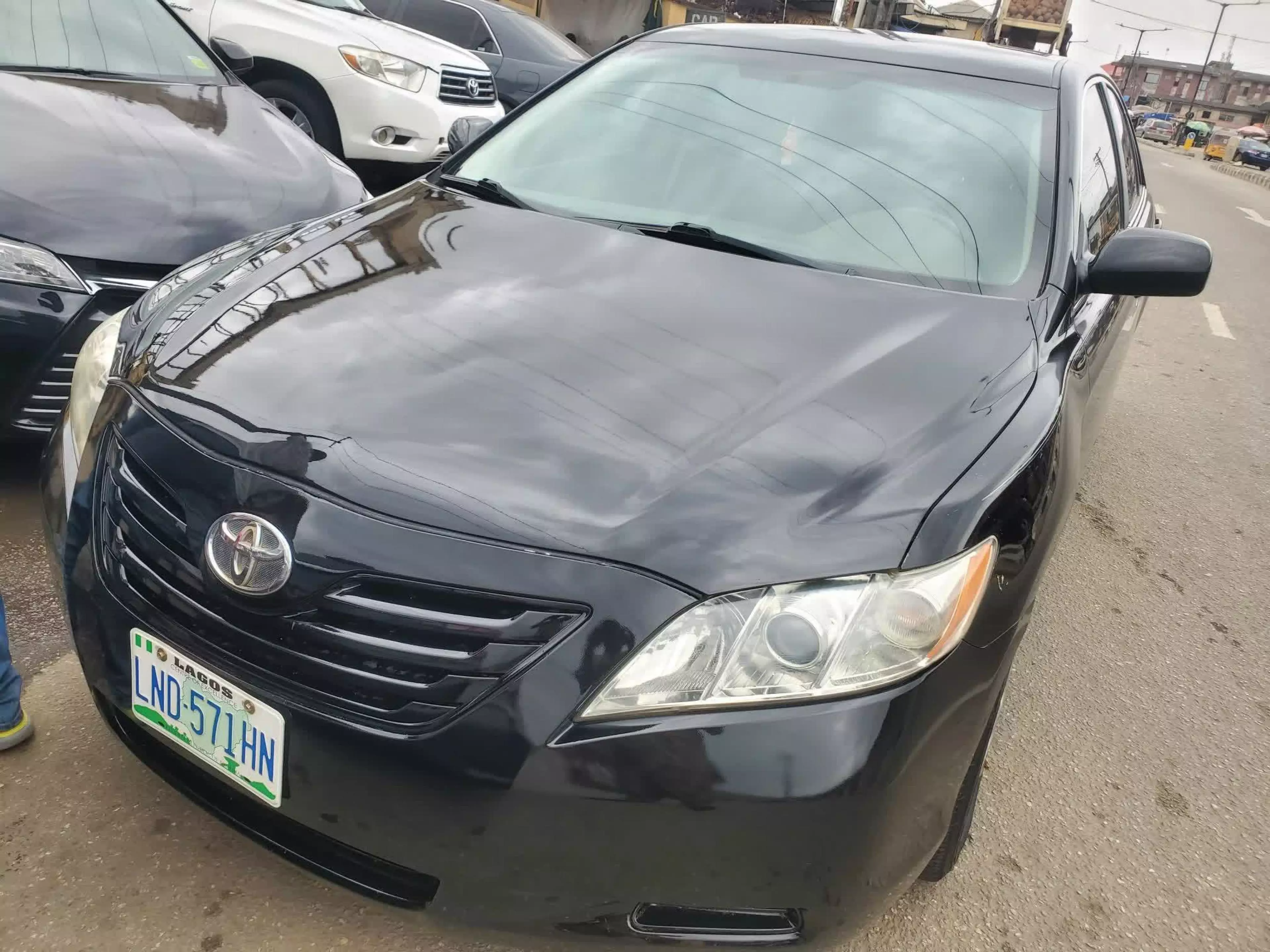 Toyota Camry  - 2009