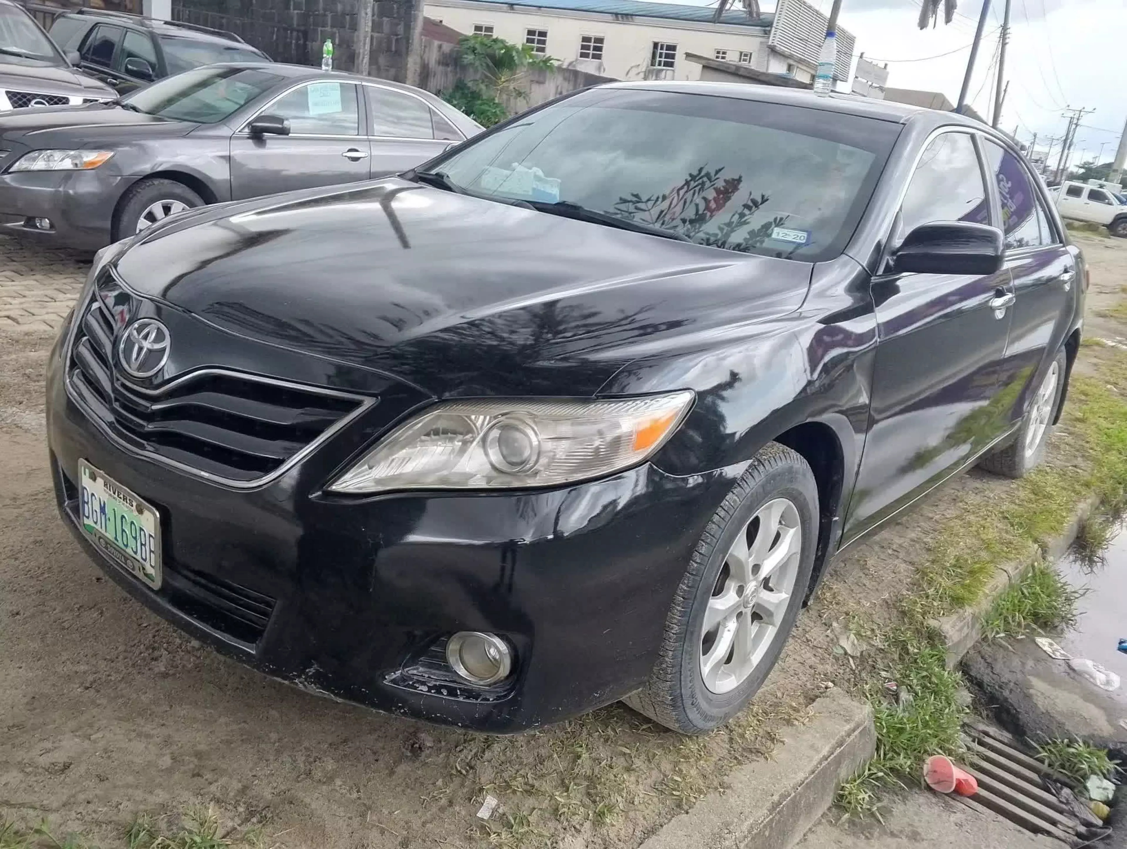 Toyota Camry  - 2010