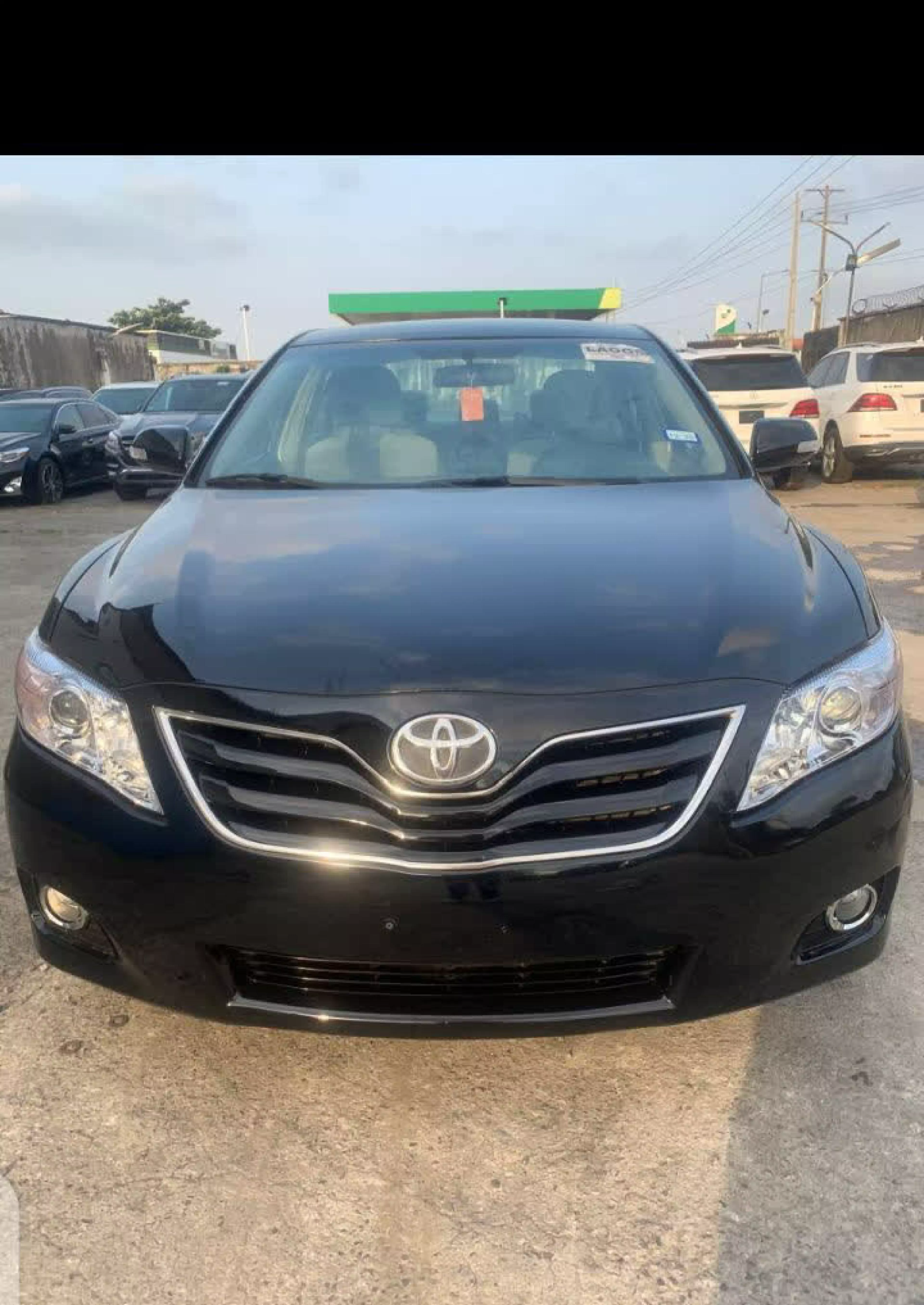 Toyota Camry  - 2011