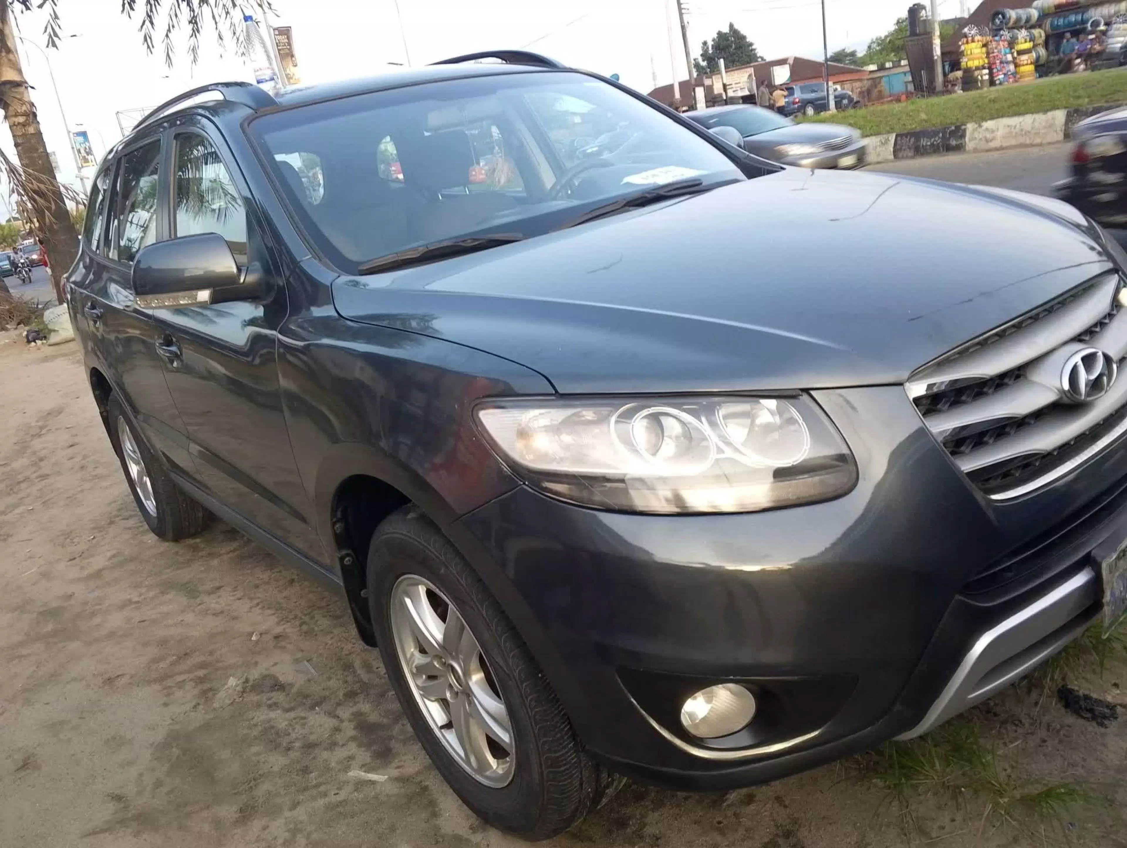 Hyundai Santa Fe - 2012