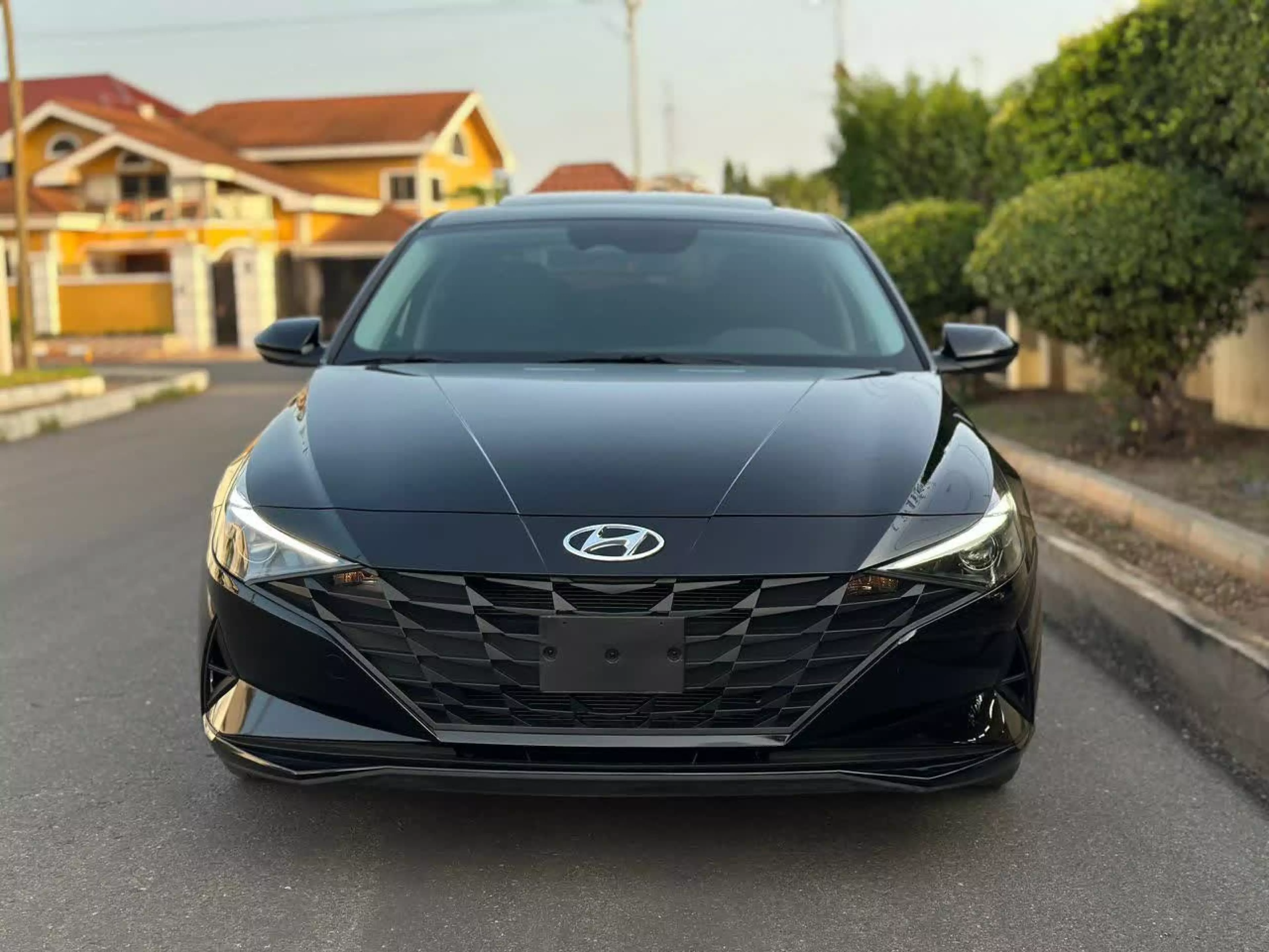 Hyundai Elantra  - 2023