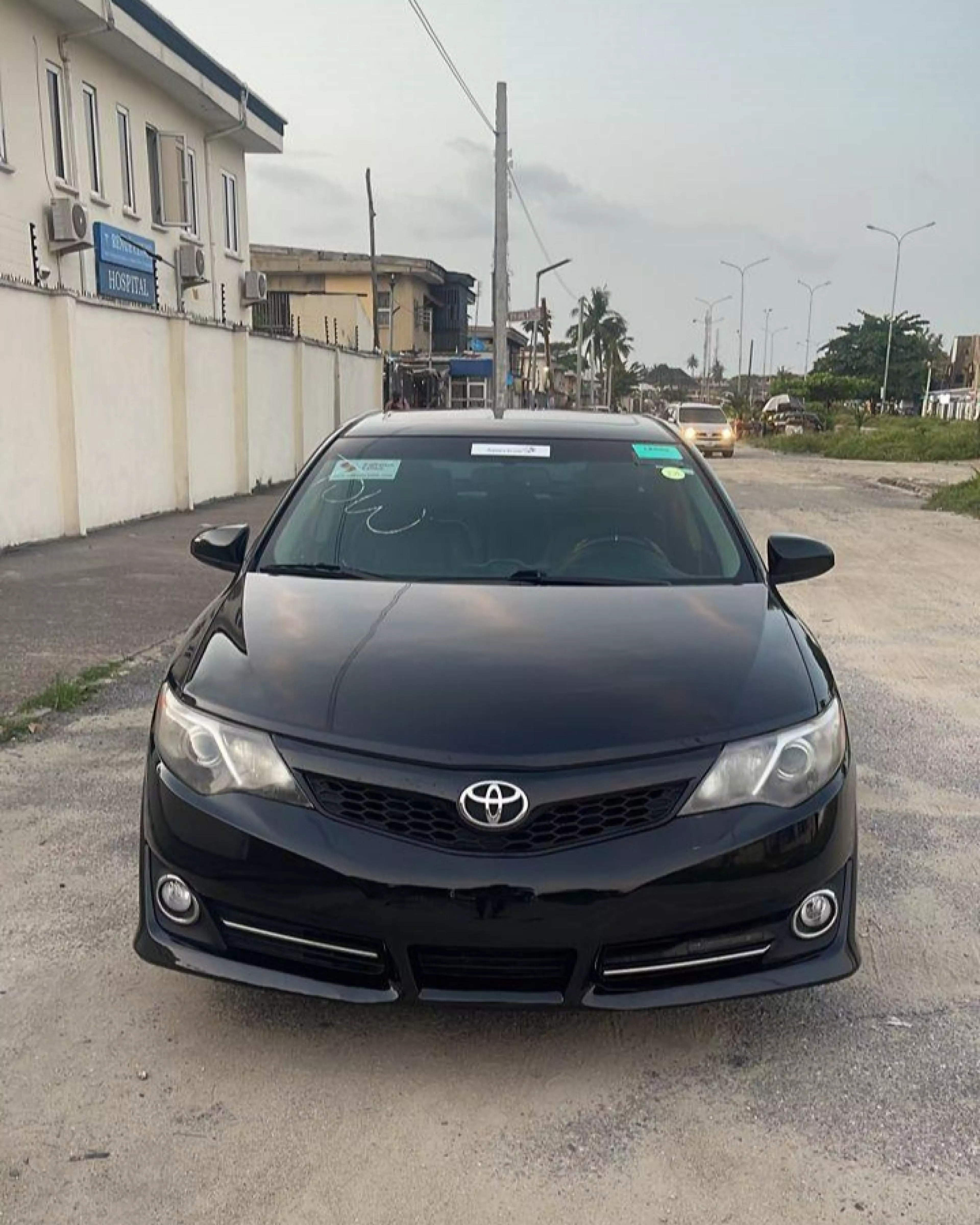 Toyota Camry  - 2013