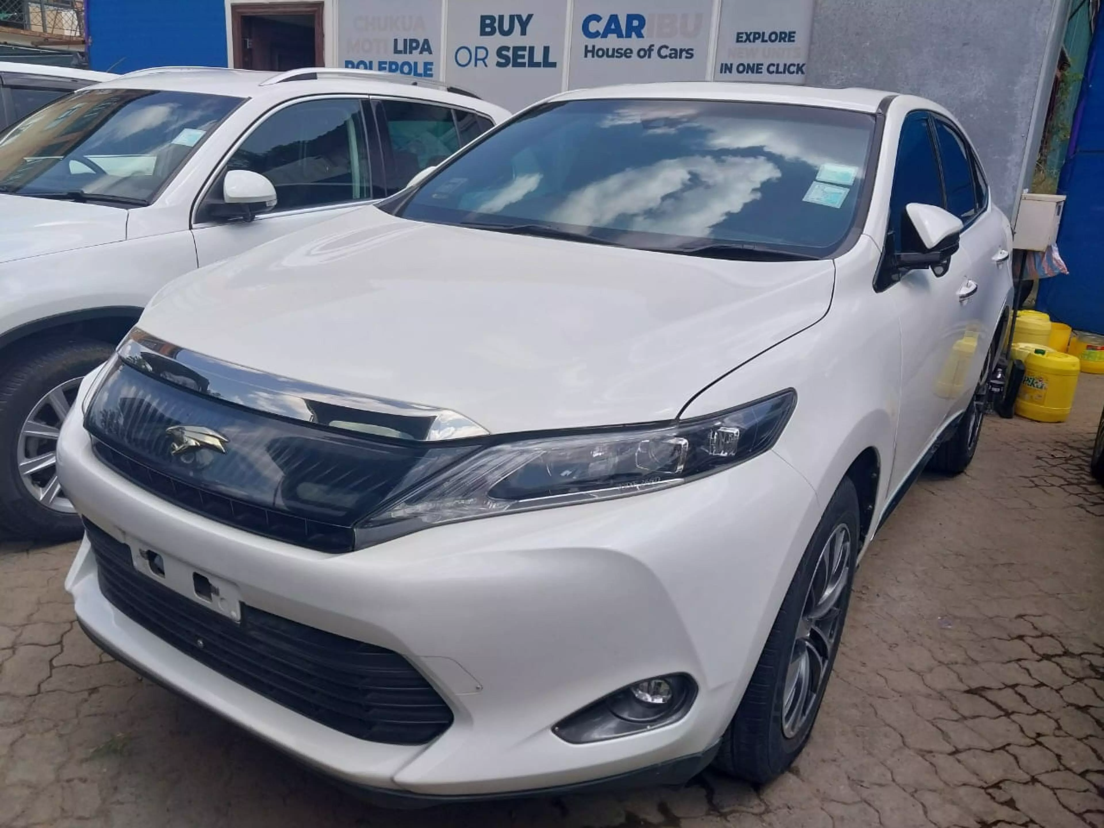 Toyota Harrier  - 2016