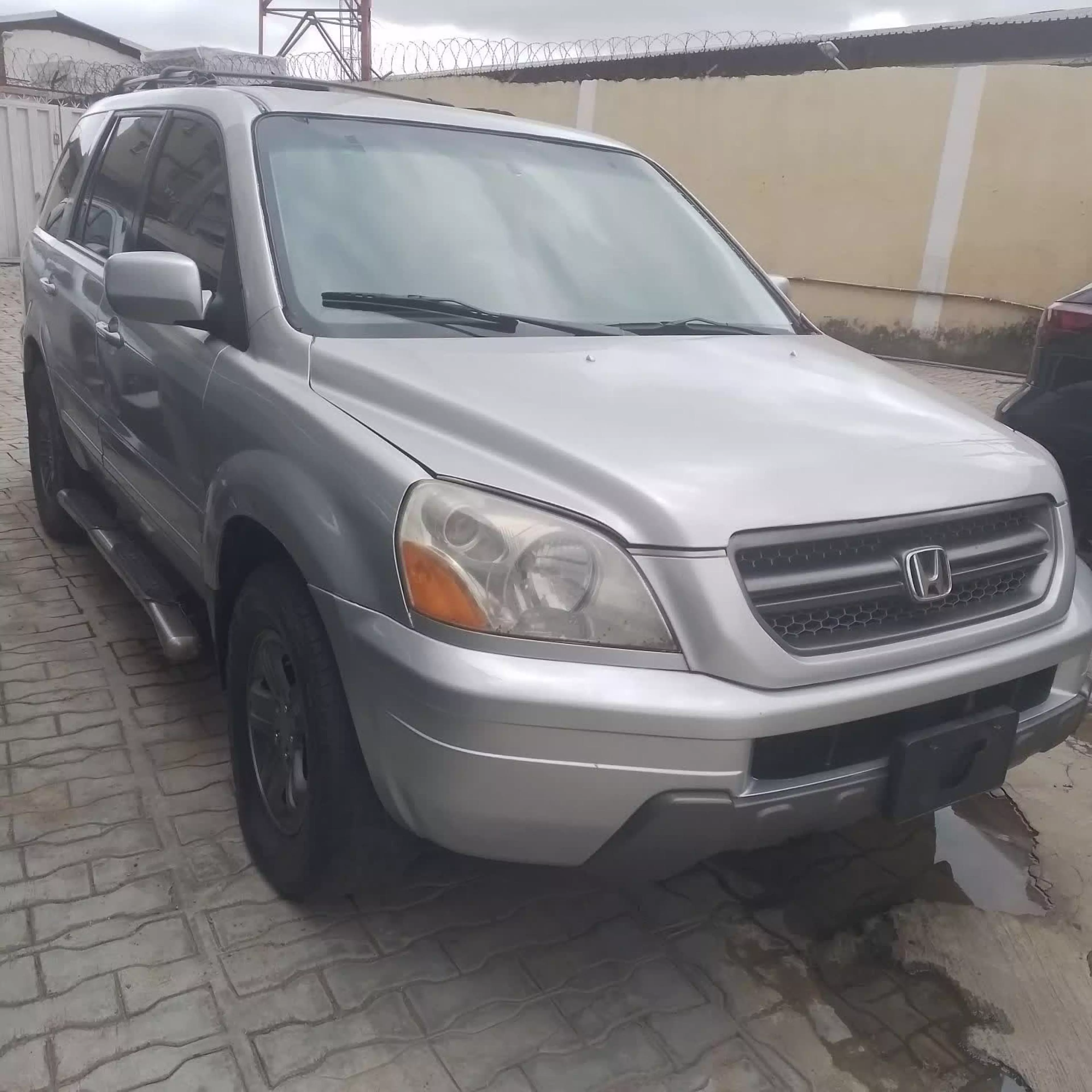 Honda Pilot  - 2004